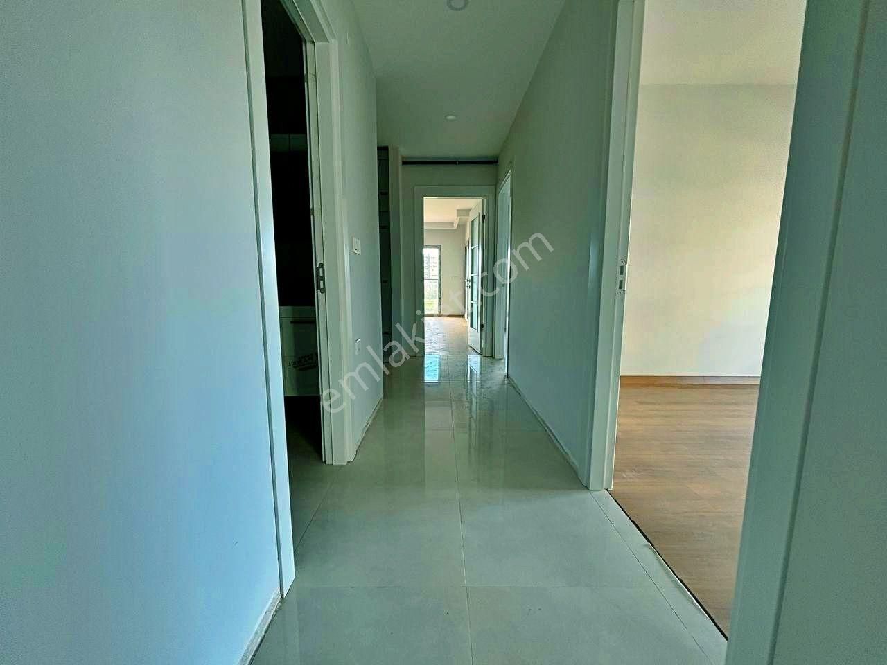 Uytundan Ören Yolunda Havuzlu Sitede 3+1 Lüks Daire - Görsel 14