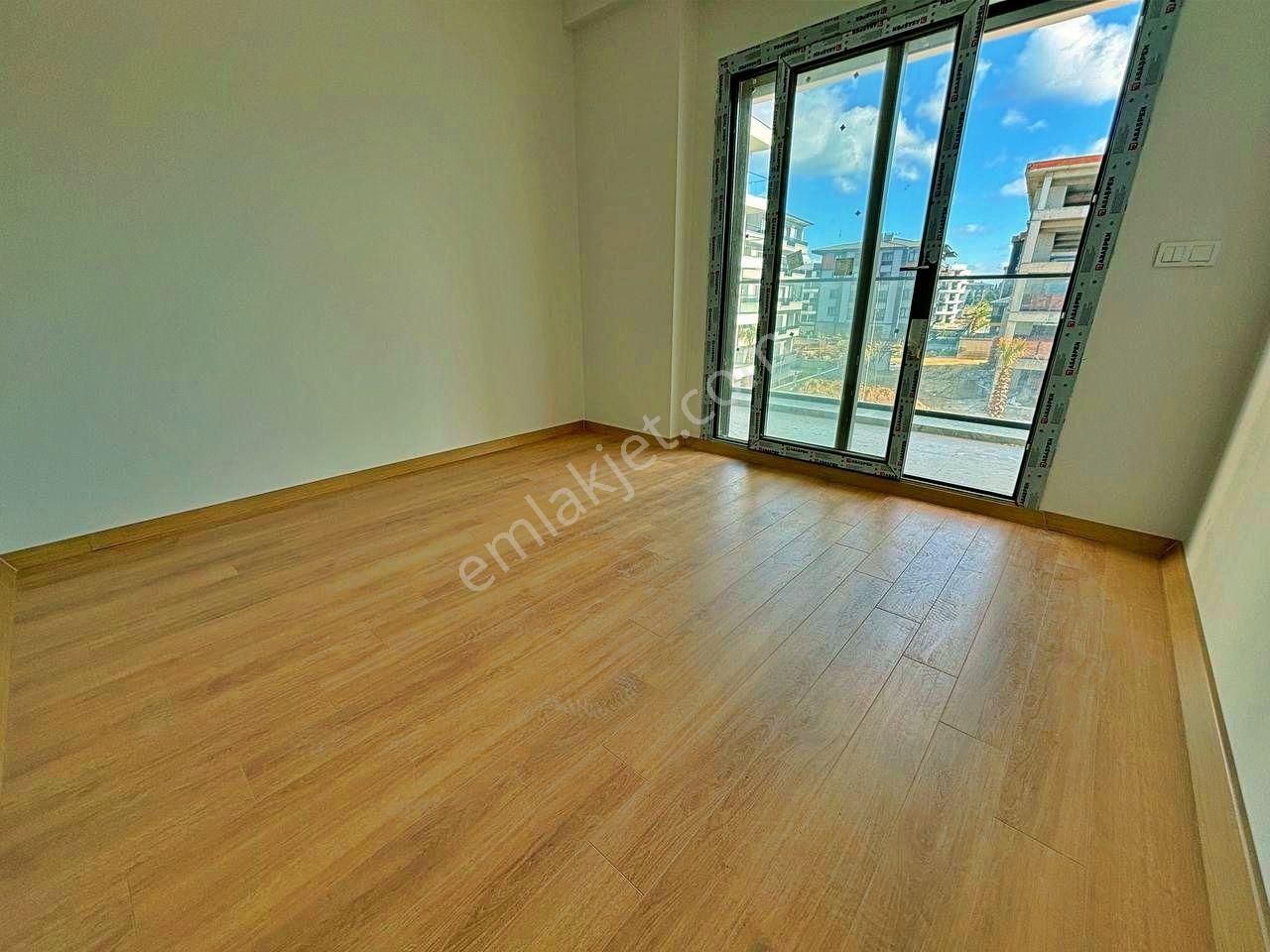 Uytundan Ören Yolunda Havuzlu Sitede 3+1 Lüks Daire - Görsel 13