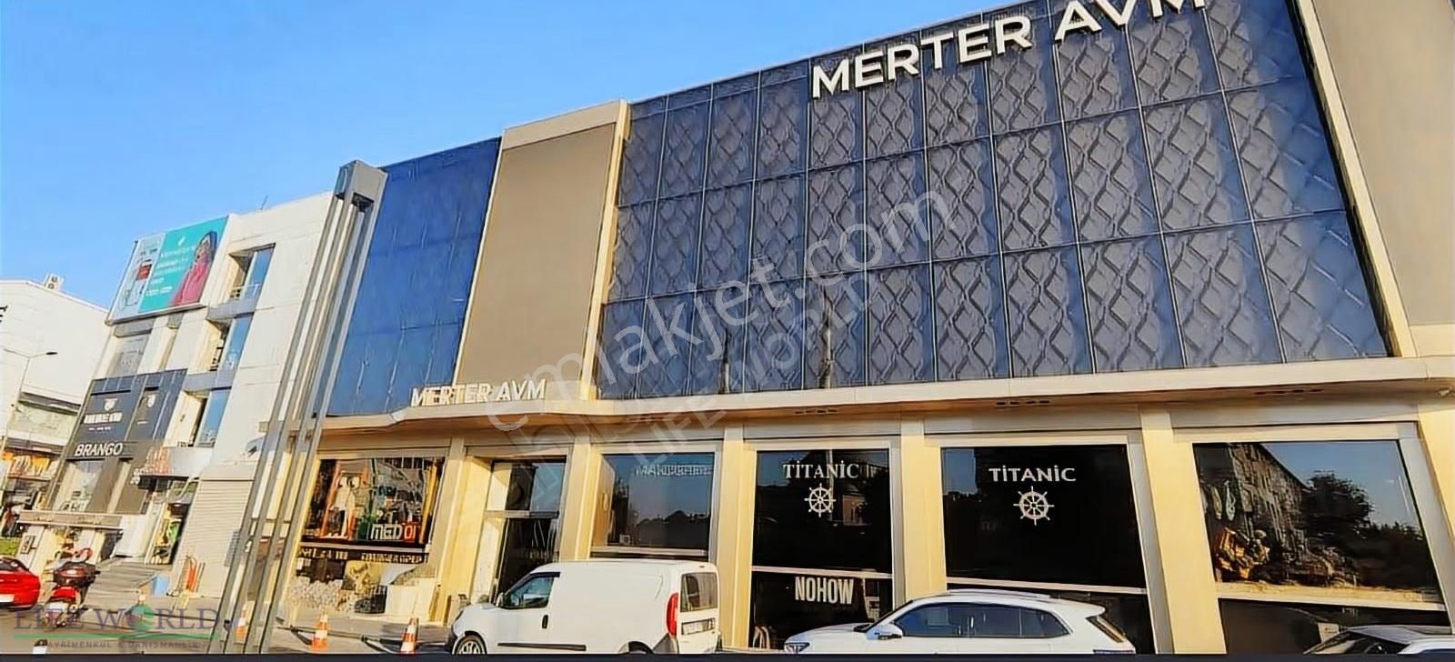 Mehmet Nesih Özmen Mah. Merter Avm Devren Kiralık Mağaza..