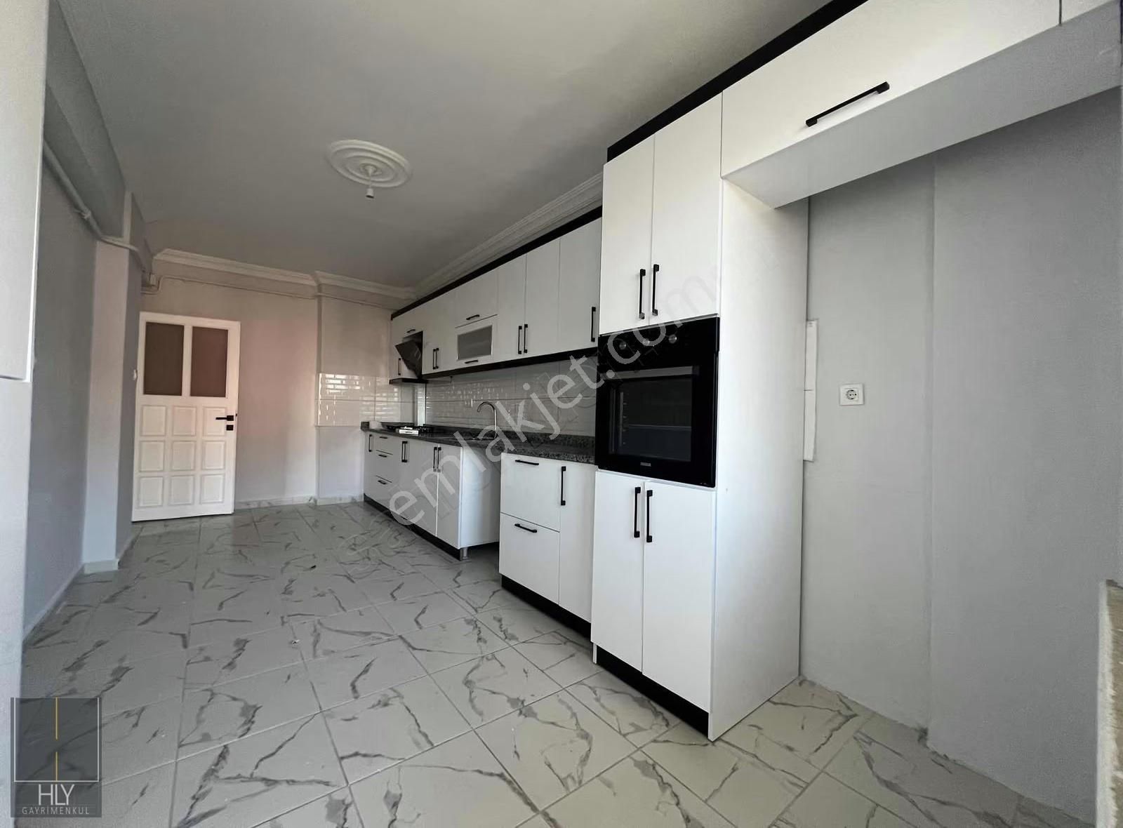 Hly'den Beyoğlu Caddesi Üzerinde 3+1 Ara Kat Kiralık Daire - Görsel 5