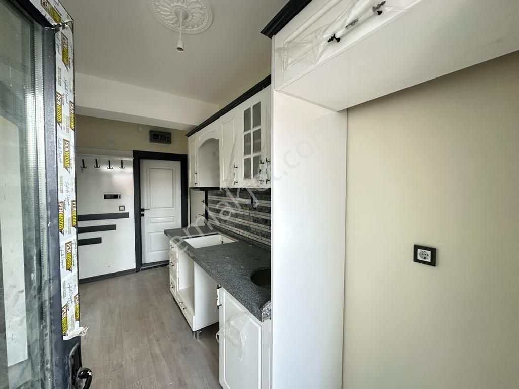 🏢✨ Özel Garajlı Fırsat • Satılık 1+1 Apart • 1. Kat • 50 M2 • Asansörlü • Kalorifer 🏢✨ (d270)