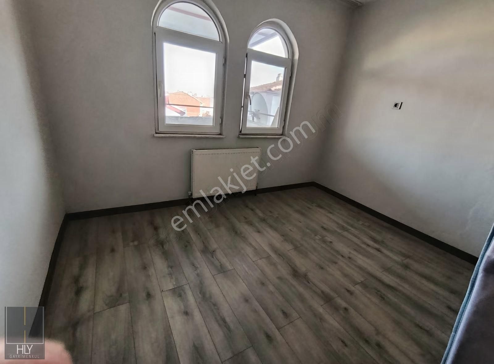 Hly Gayrimenkul'den Kasaplar Mah. Soma Caddesi Kiralık 2+1 Daire - Görsel 6