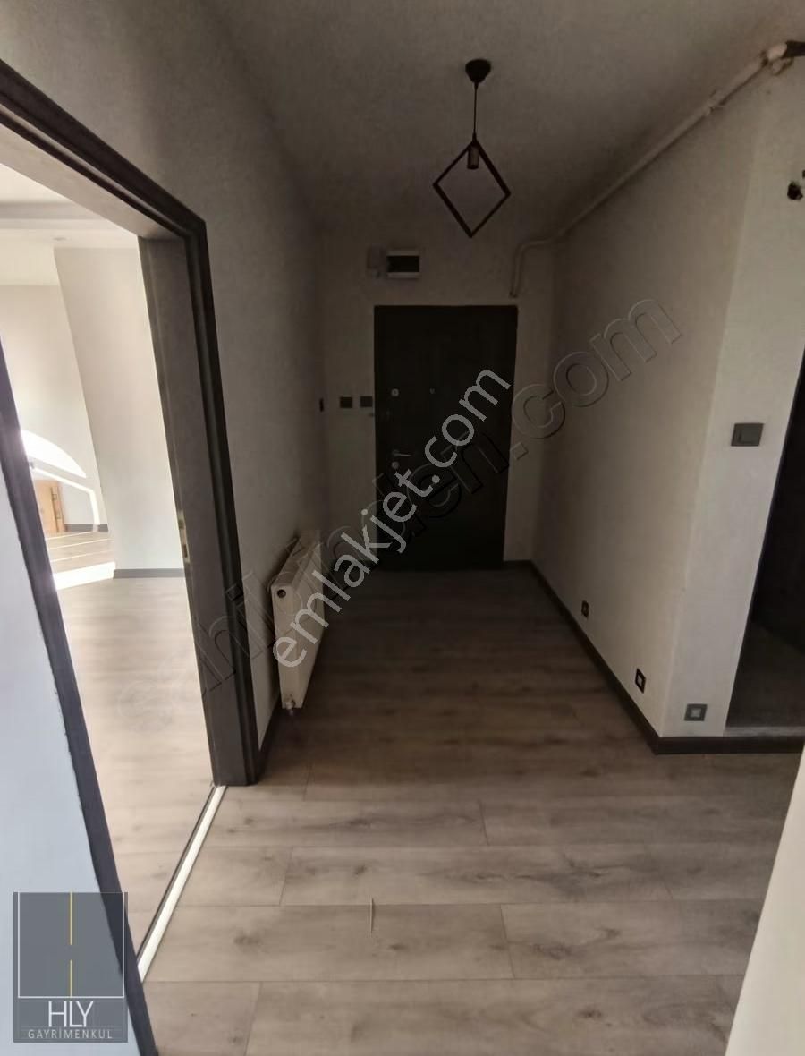 Hly Gayrimenkul'den Kasaplar Mah. Soma Caddesi Kiralık 2+1 Daire - Görsel 15