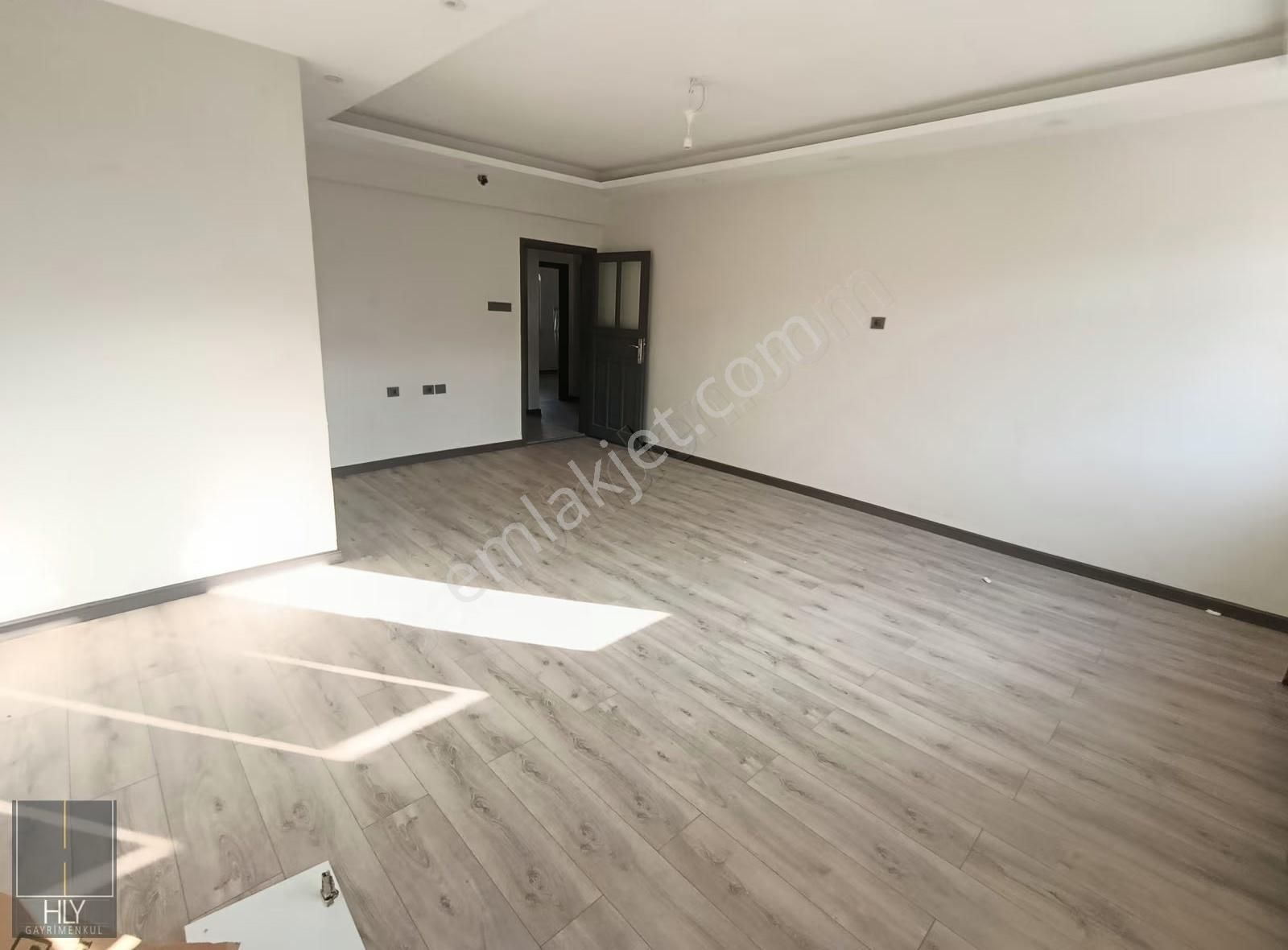 Hly Gayrimenkul'den Kasaplar Mah. Soma Caddesi Kiralık 2+1 Daire - Görsel 7