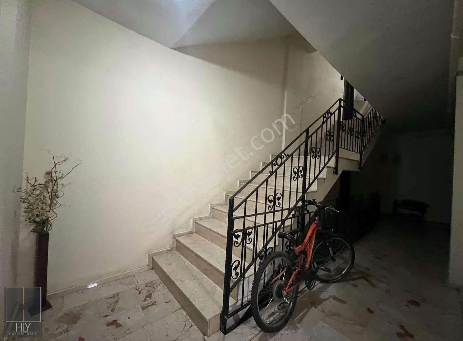 Hly Gayrimenkulden B.evler Mahallesinde Arakat 3+1 Satılık Daire - Görsel 6