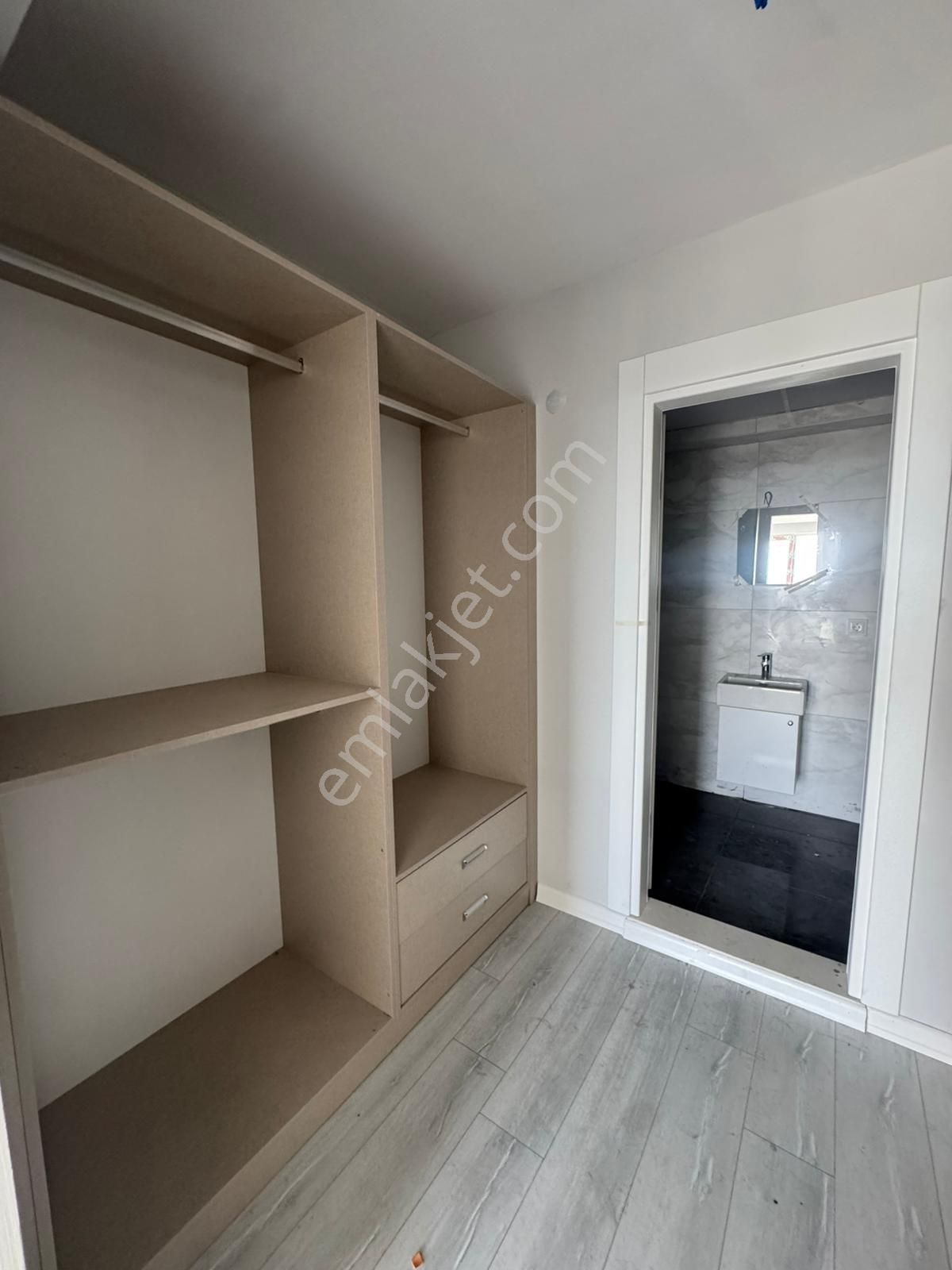 Akçalarda Göl Manzaralı Sıfır Geniş 3+1 Daire - Görsel 14