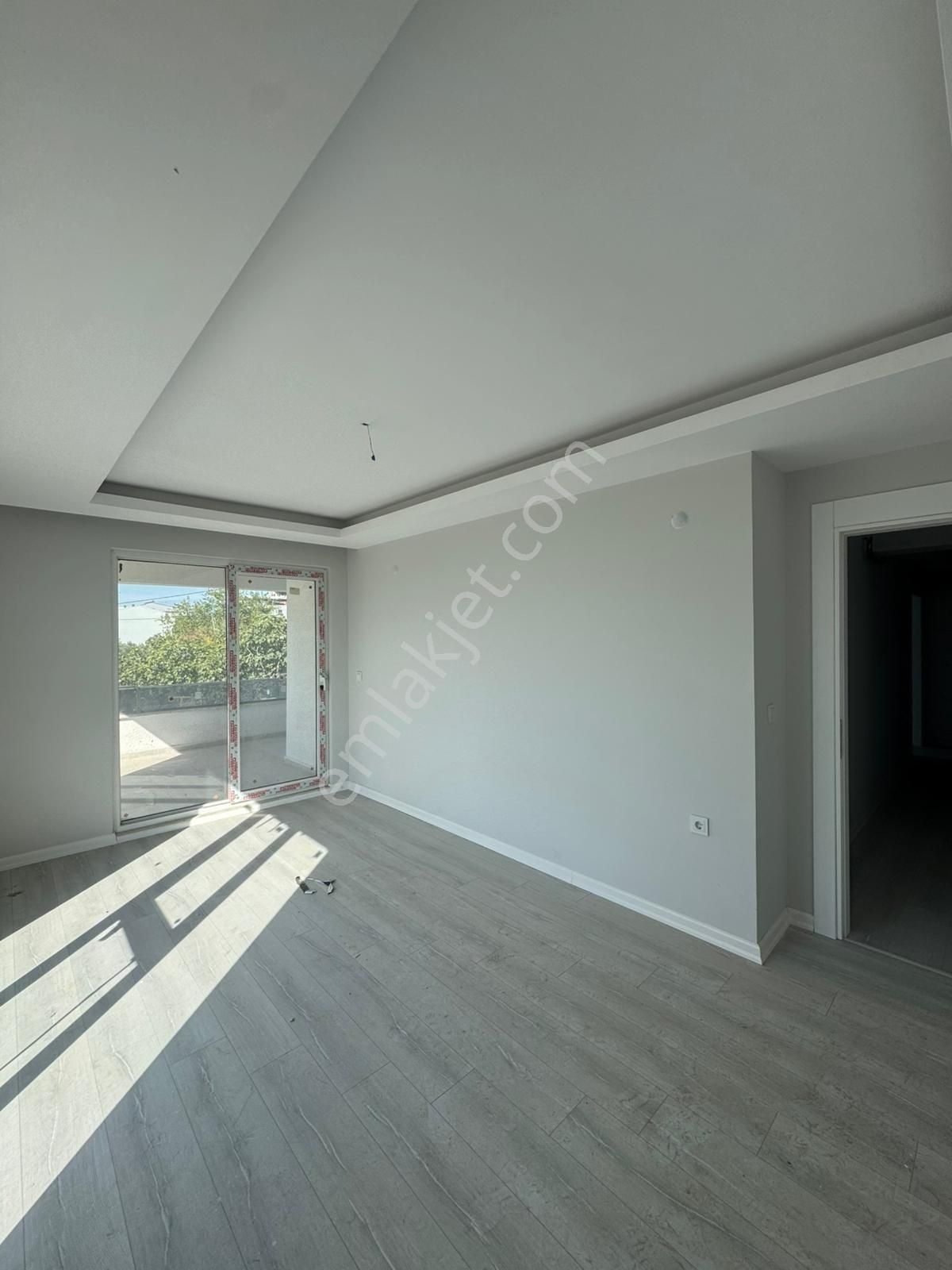 Akçalarda Göl Manzaralı Sıfır Geniş 3+1 Daire - Görsel 8