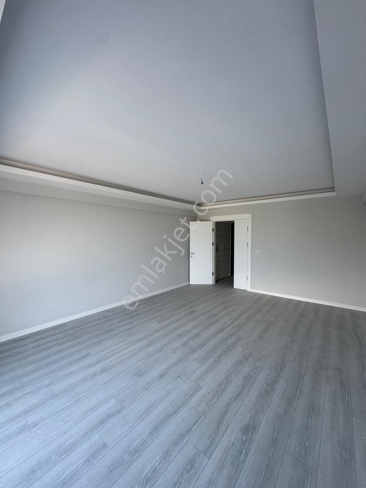 Akçalarda Göl Manzaralı Sıfır Geniş 3+1 Daire - Görsel 33