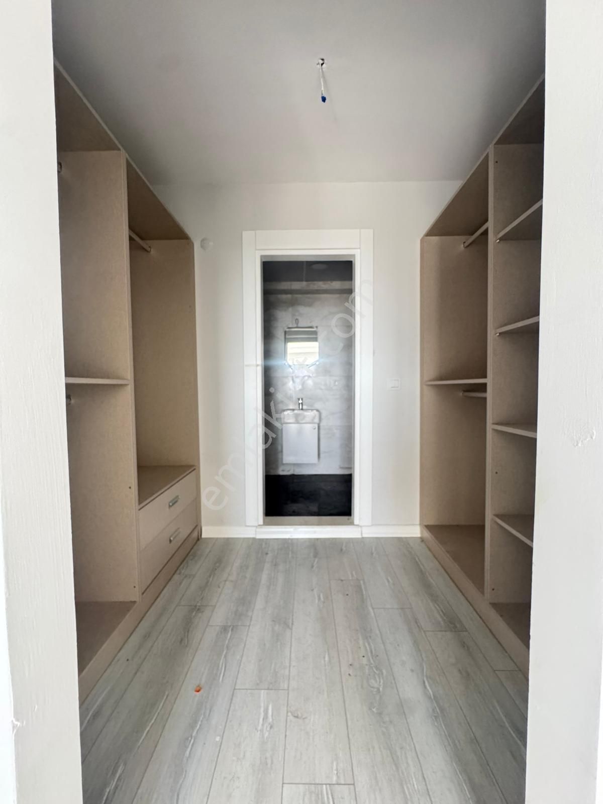 Akçalarda Göl Manzaralı Sıfır Geniş 3+1 Daire - Görsel 29