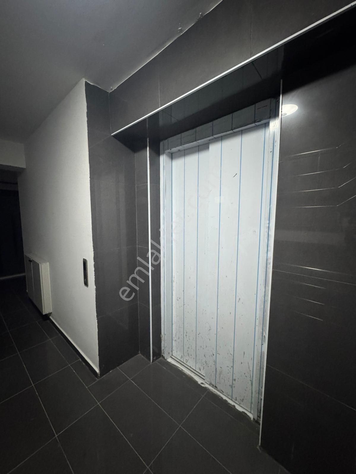 Akçalarda Göl Manzaralı Sıfır Geniş 3+1 Daire - Görsel 19