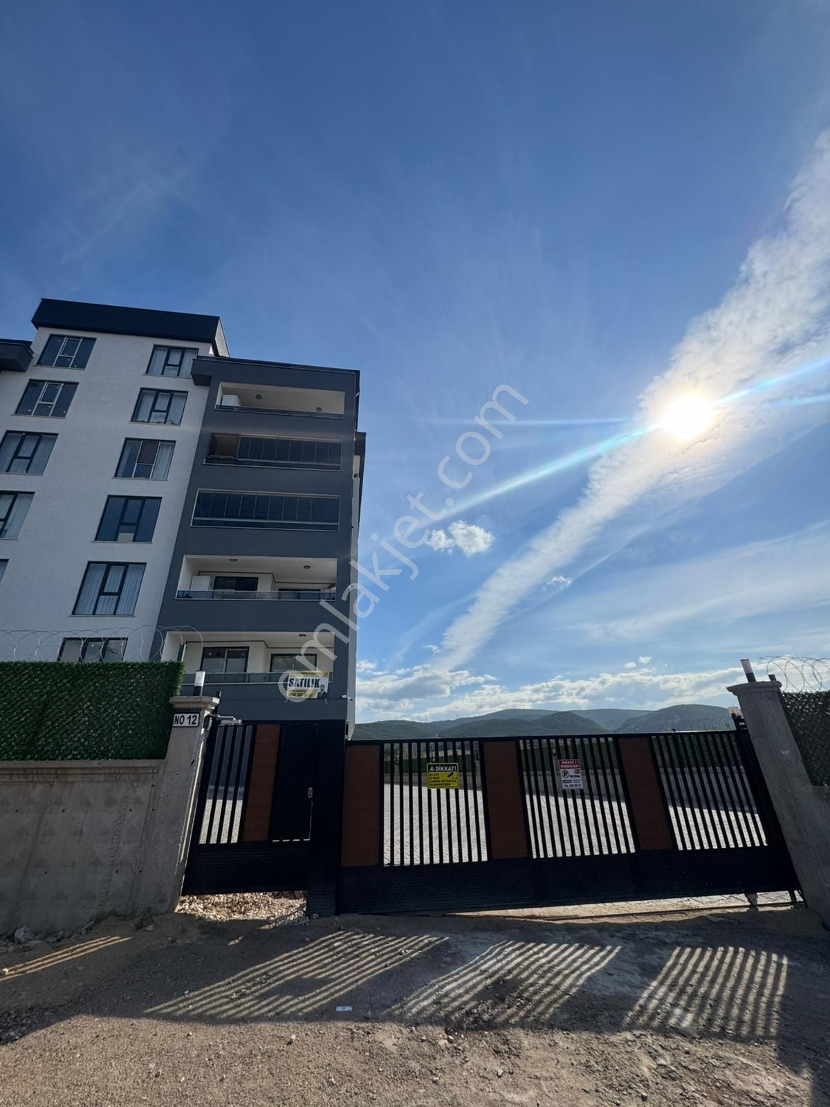 Akçalarda Göl Manzaralı Sıfır Geniş 3+1 Daire - Görsel 28