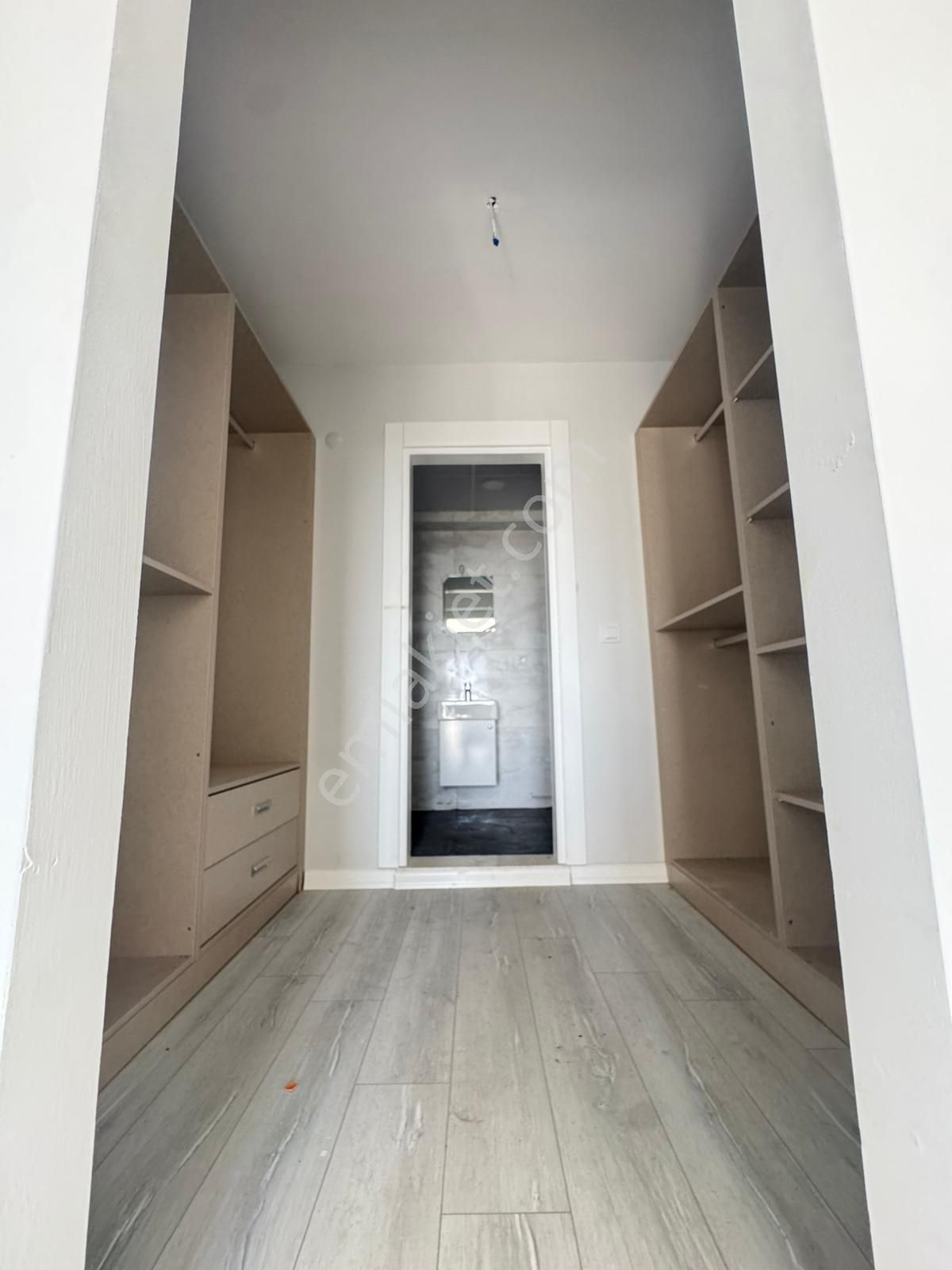 Akçalarda Göl Manzaralı Sıfır Geniş 3+1 Daire - Görsel 31