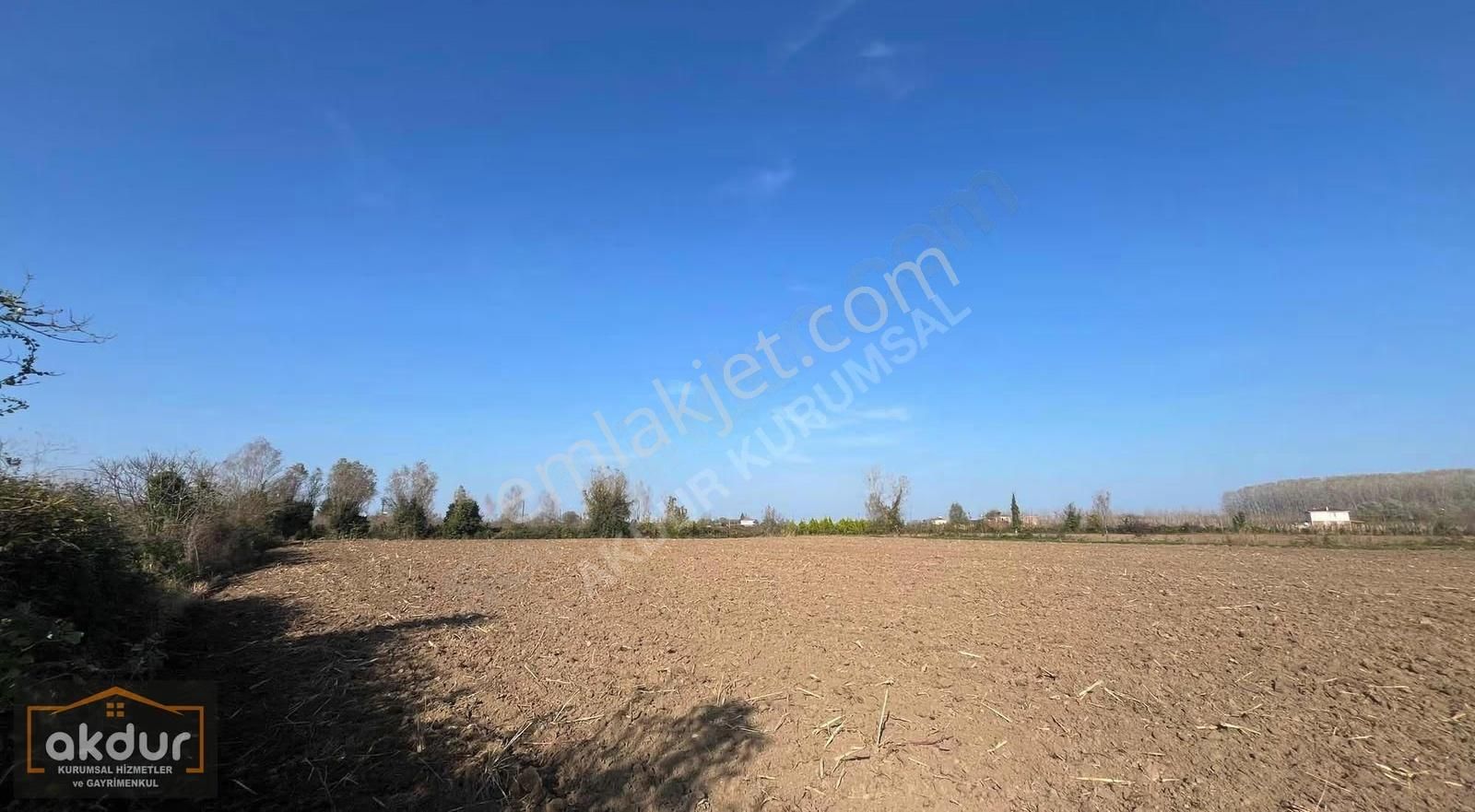 Akdur'dan Çarşamba Karamustafalı'da Yol Kenarı Satılık Arsa