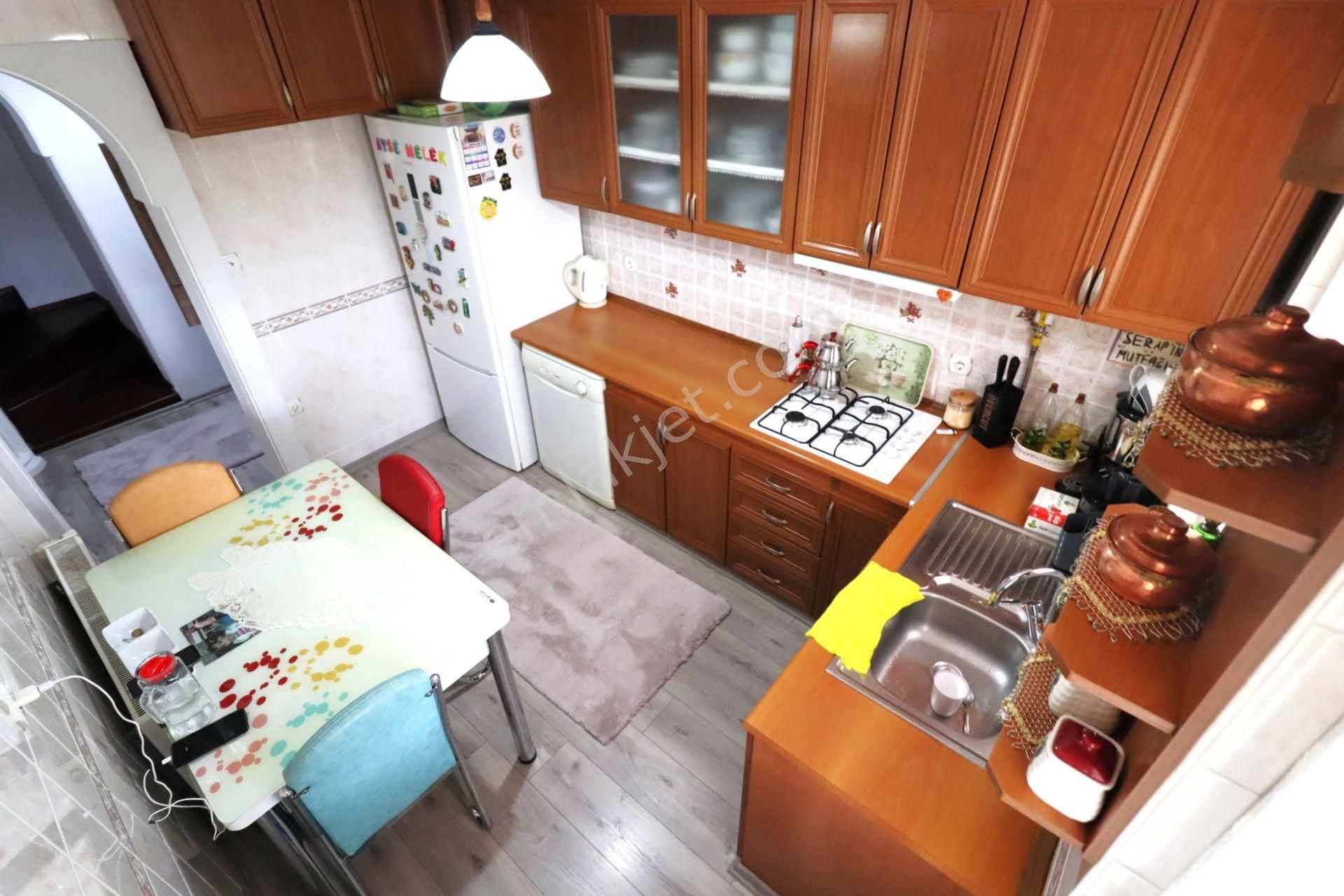 👉aygül'den Edremit Hamidiye'de Ön Cephe Ayrı Mutfak Doğalgazlı Otoparklı 4+1 Satılık Müstakil Villa - Görsel 7