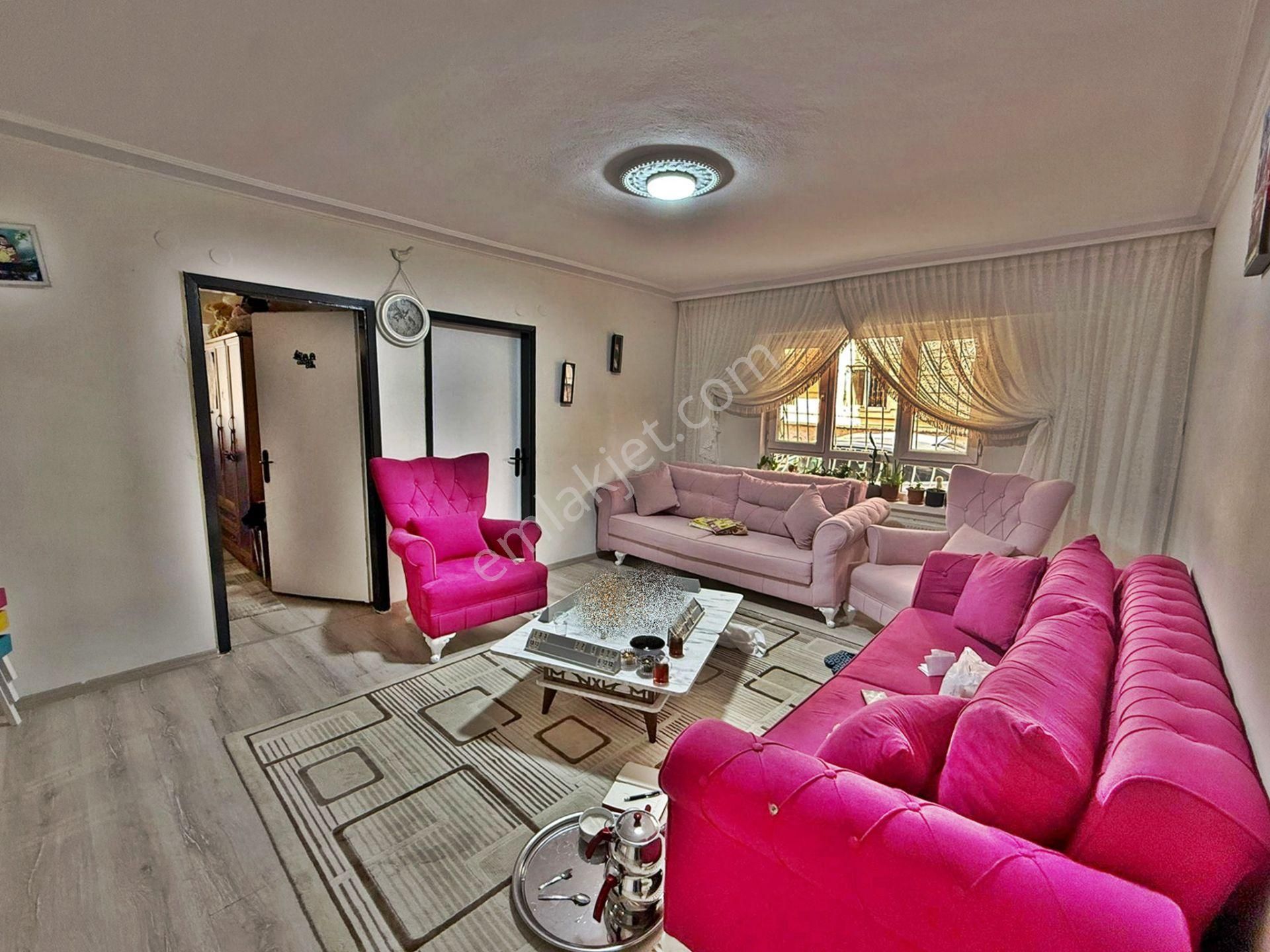 Bu Fiyat Kaçmaz!! Temiz/bakımlı/ferah Hocalı Cadde Yakını 3+1