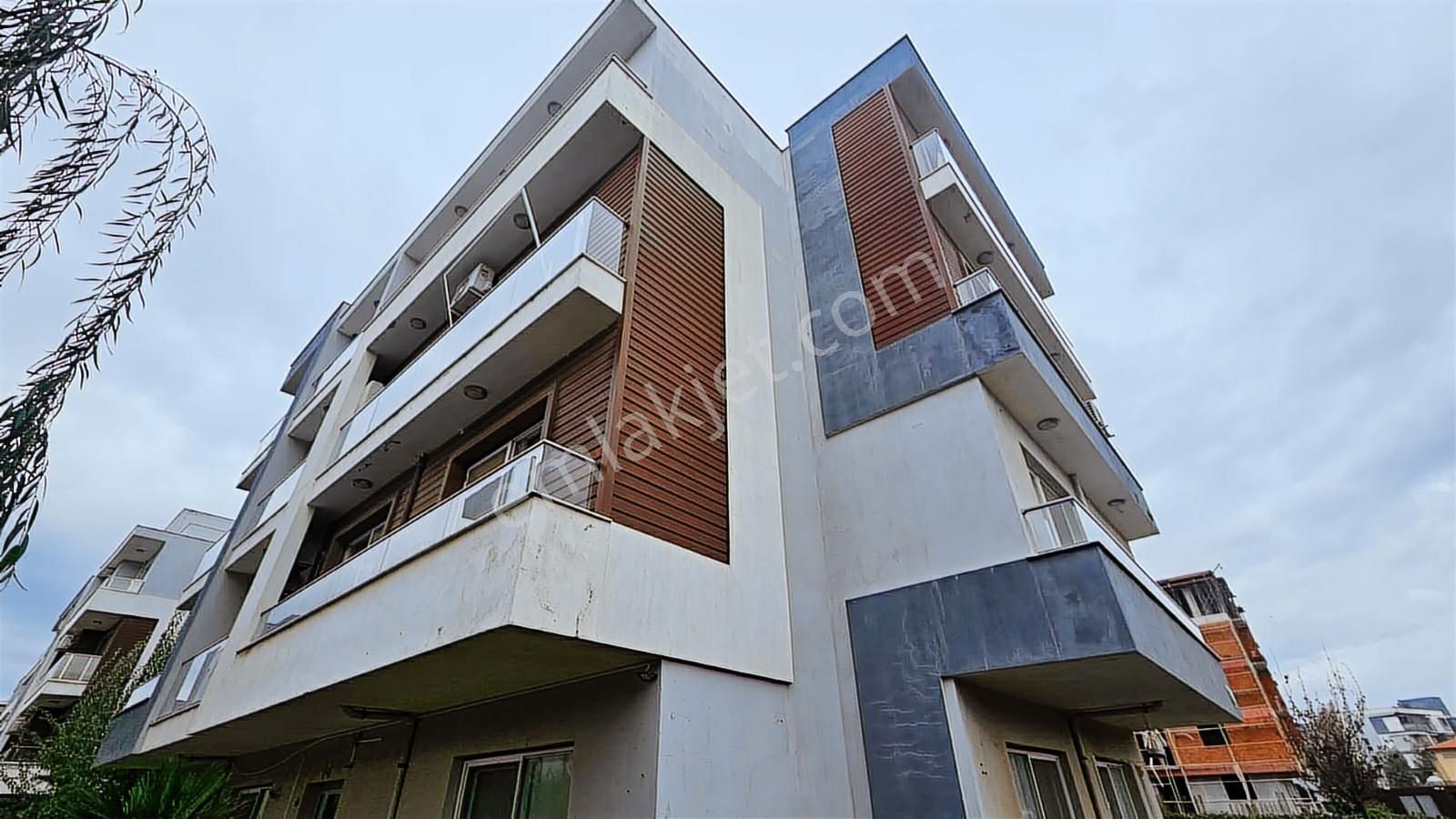 Studio City 1. Etap'ta Bahçe Katı Eşyalı Kiralık 2+1 Daire - Görsel 24