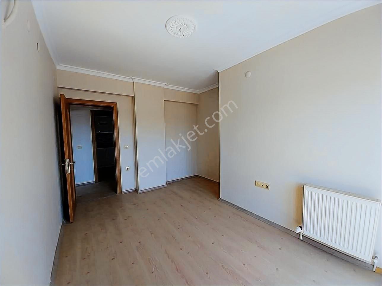 Anadolu Caddesi Alt Sokağında Harika Konumda Kiralık 3+1 - Görsel 5