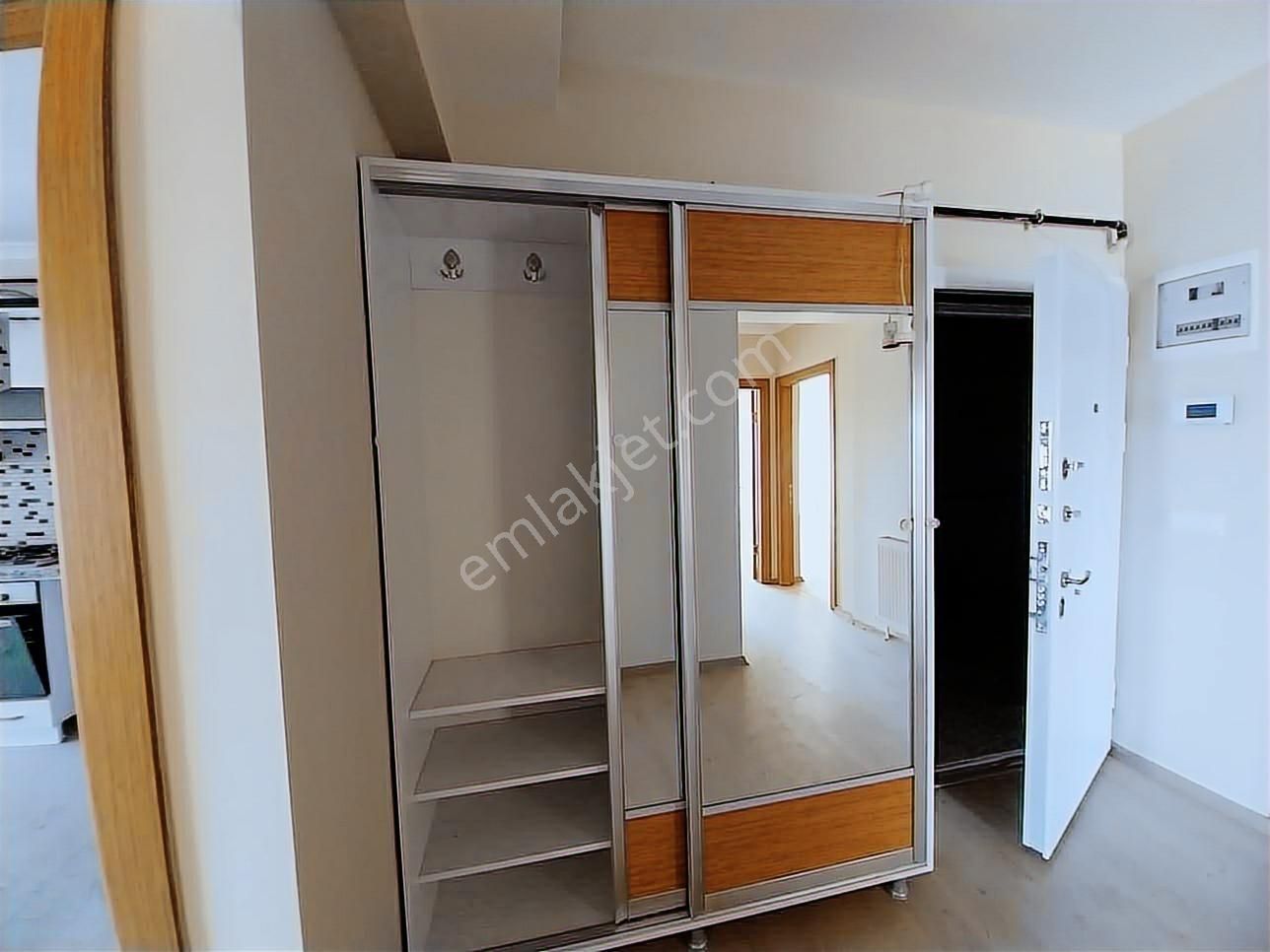 Anadolu Caddesi Alt Sokağında Harika Konumda Kiralık 3+1 - Görsel 3