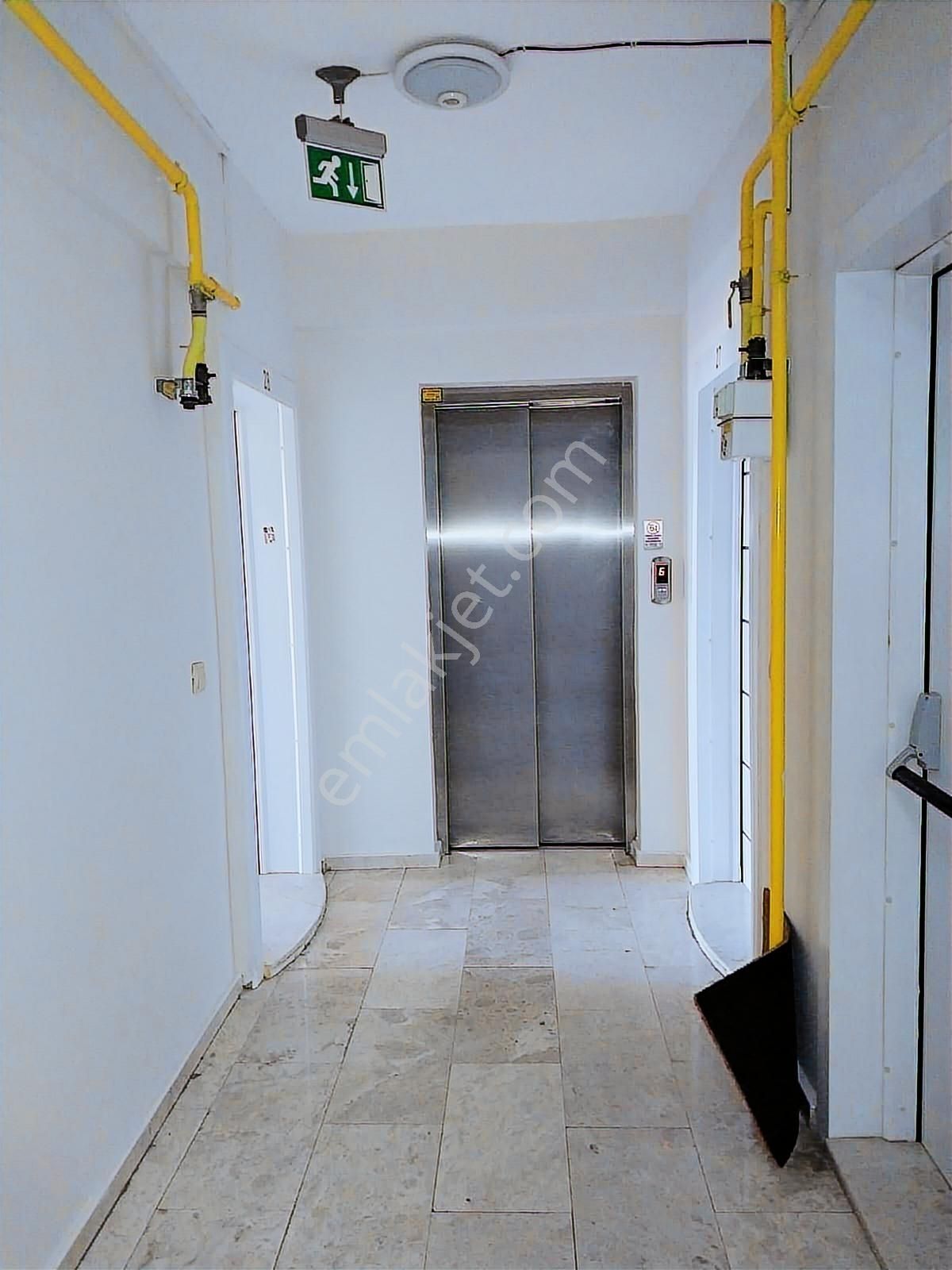 Anadolu Caddesi Alt Sokağında Harika Konumda Kiralık 3+1 - Görsel 11