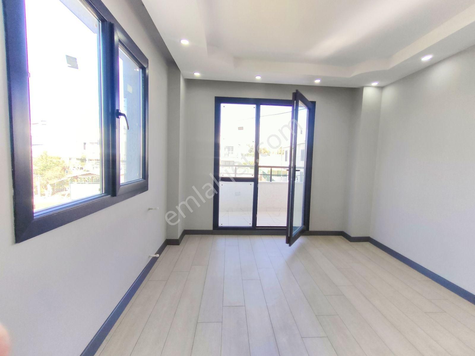 Kartallar'dan Büyük Müstakil Villa.geniş Salon Ferah Odalı 4+1. - Görsel 11
