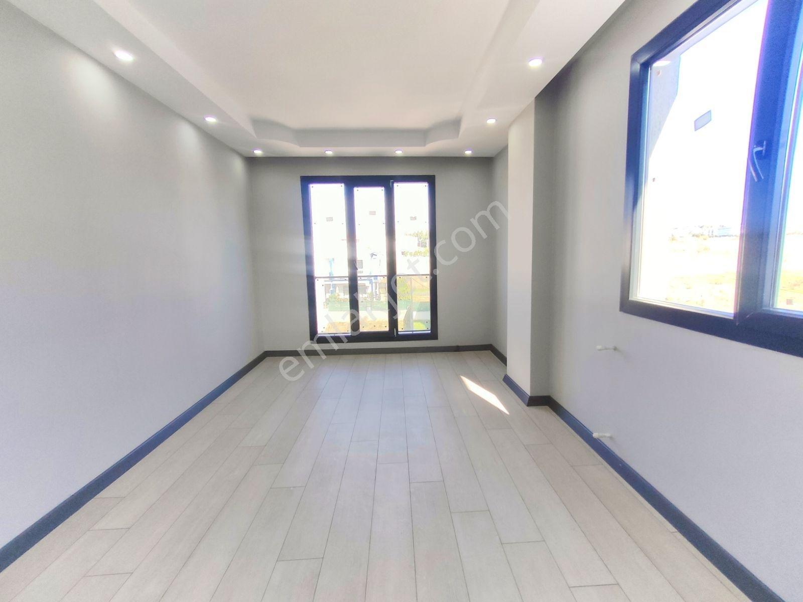 Kartallar'dan Büyük Müstakil Villa.geniş Salon Ferah Odalı 4+1. - Görsel 26