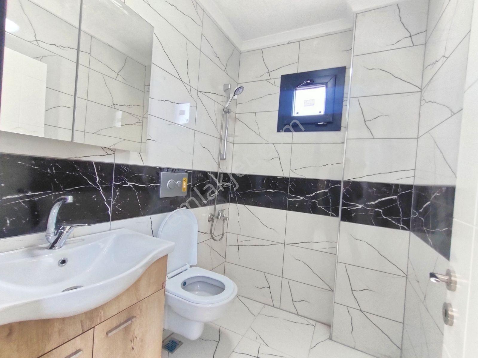 Kartallar'dan Büyük Müstakil Villa.geniş Salon Ferah Odalı 4+1. - Görsel 29