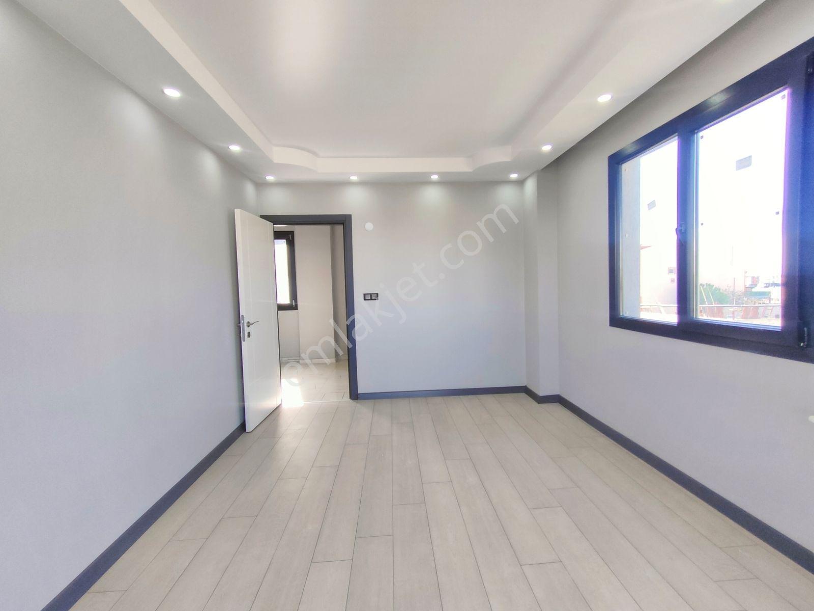 Kartallar'dan Büyük Müstakil Villa.geniş Salon Ferah Odalı 4+1. - Görsel 15