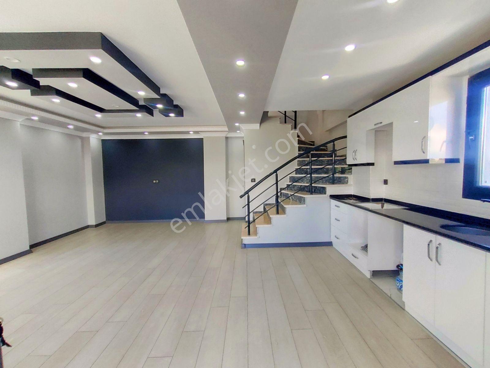 Kartallar'dan Büyük Müstakil Villa.geniş Salon Ferah Odalı 4+1. - Görsel 13