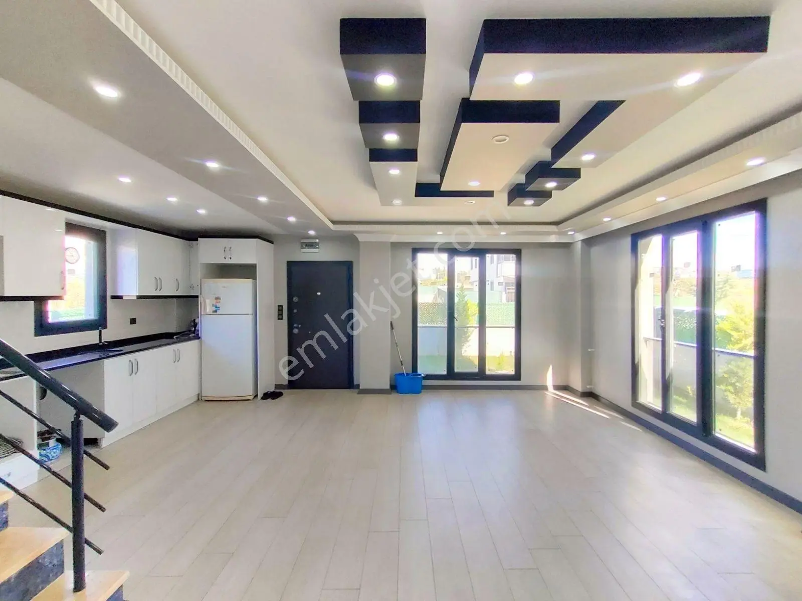 Kartallar'dan Büyük Müstakil Villa.geniş Salon Ferah Odalı 4+1. - Görsel 7