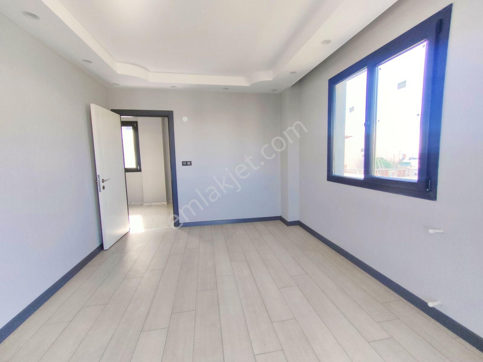Kartallar'dan Büyük Müstakil Villa.geniş Salon Ferah Odalı 4+1. - Görsel 5