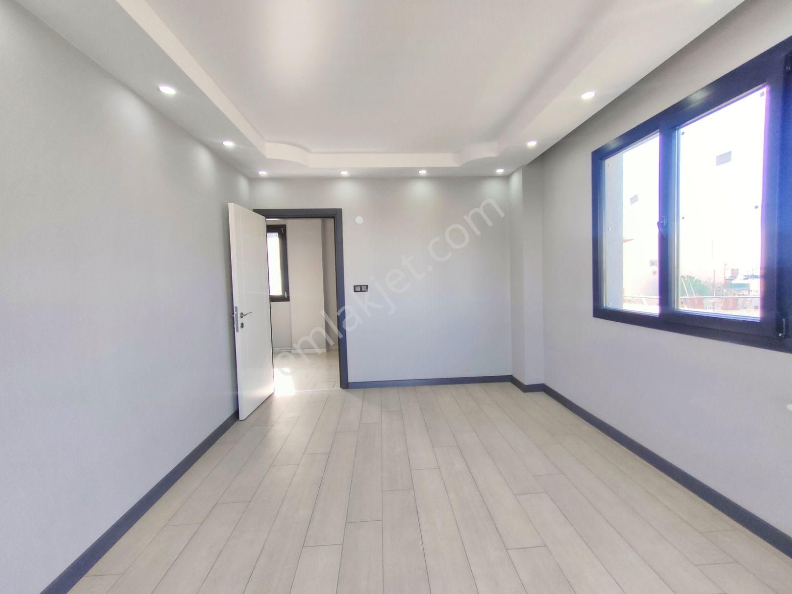 Kartallar'dan Büyük Müstakil Villa.geniş Salon Ferah Odalı 4+1. - Görsel 15