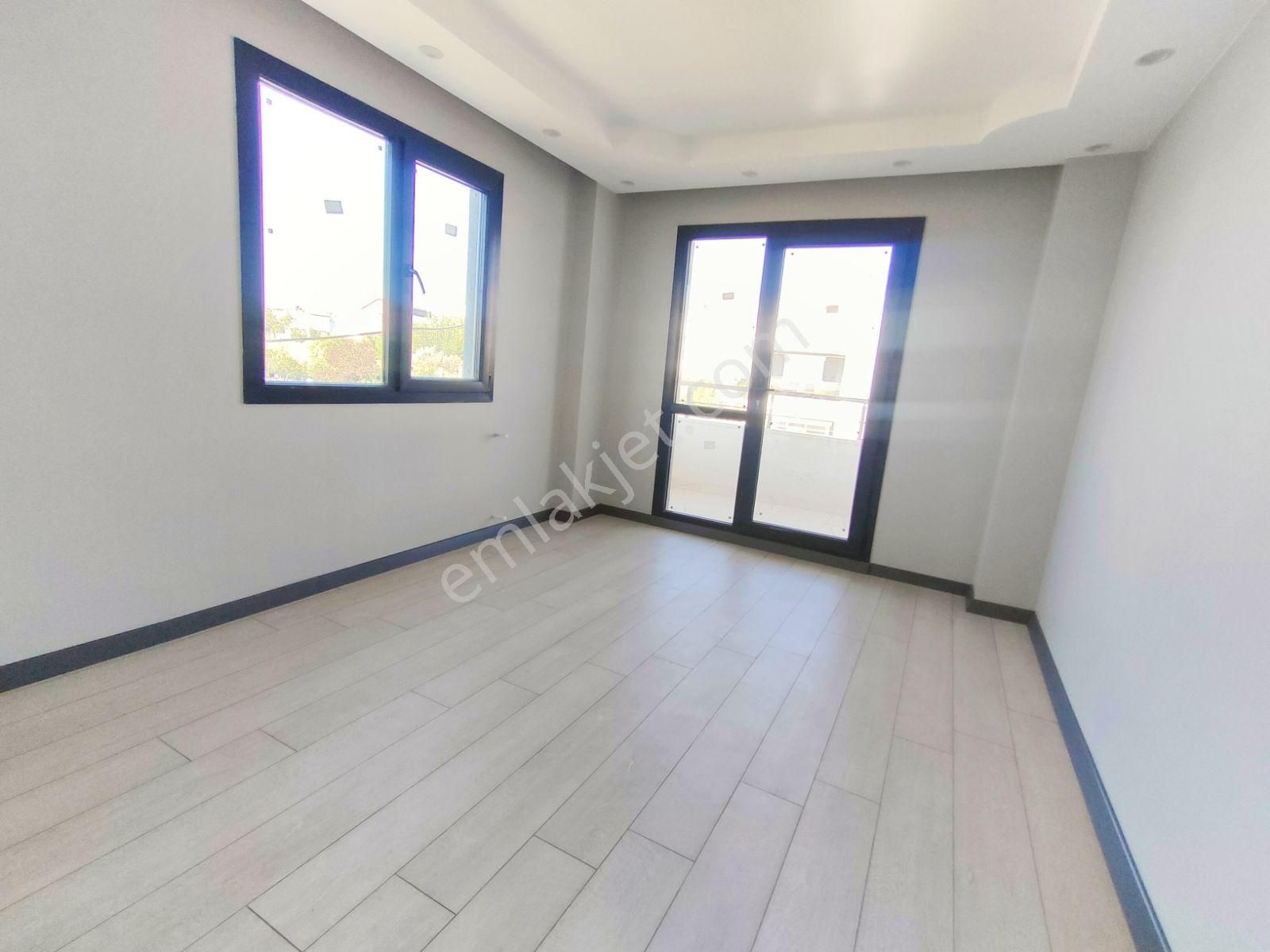 Kartallar'dan Büyük Müstakil Villa.geniş Salon Ferah Odalı 4+1. - Görsel 29