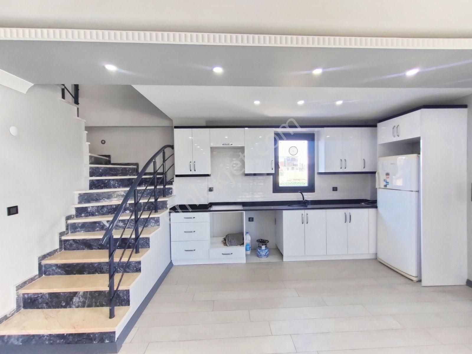 Kartallar'dan Büyük Müstakil Villa.geniş Salon Ferah Odalı 4+1. - Görsel 27