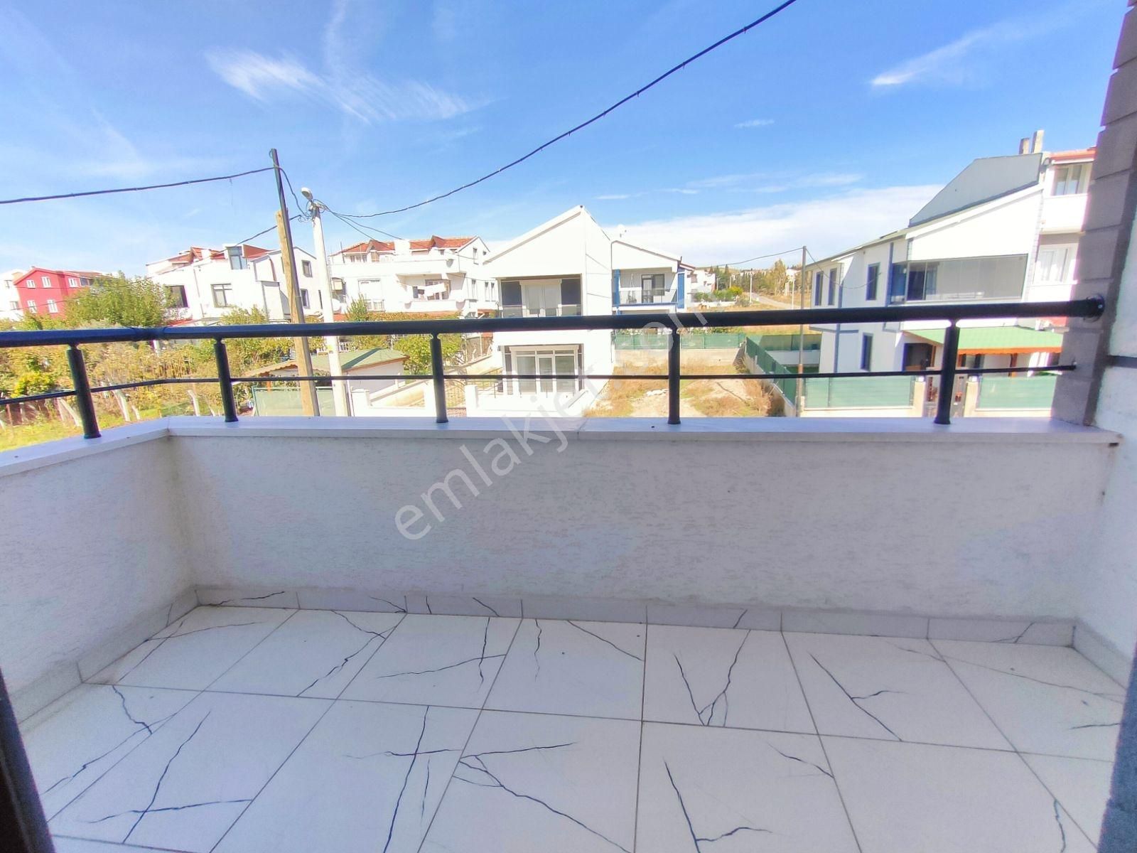 Kartallar'dan Büyük Müstakil Villa.geniş Salon Ferah Odalı 4+1. - Görsel 18