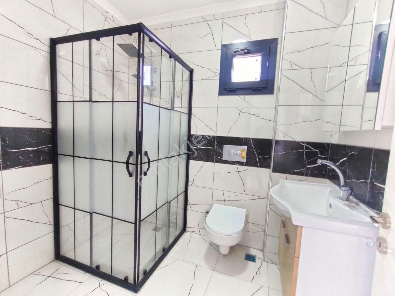 Kartallar'dan Büyük Müstakil Villa.geniş Salon Ferah Odalı 4+1. - Görsel 16
