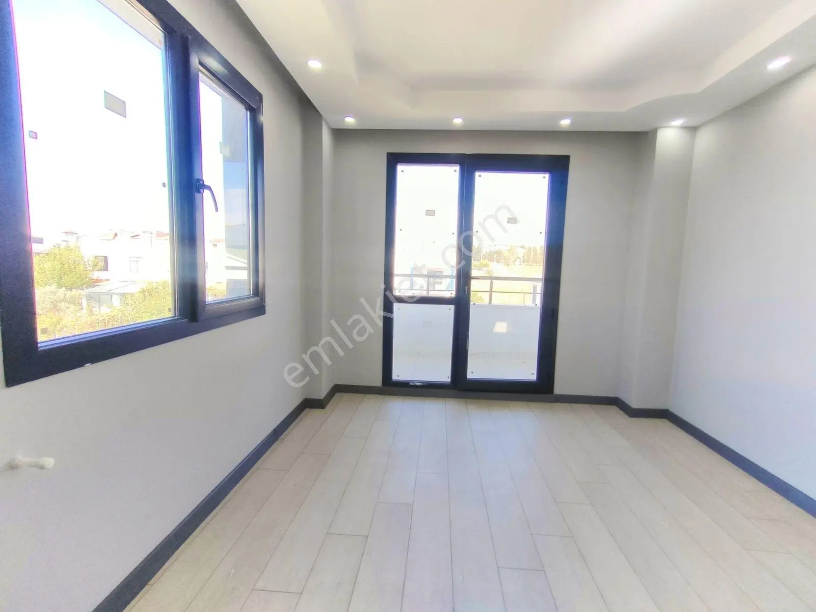 Kartallar'dan Büyük Müstakil Villa.geniş Salon Ferah Odalı 4+1. - Görsel 30