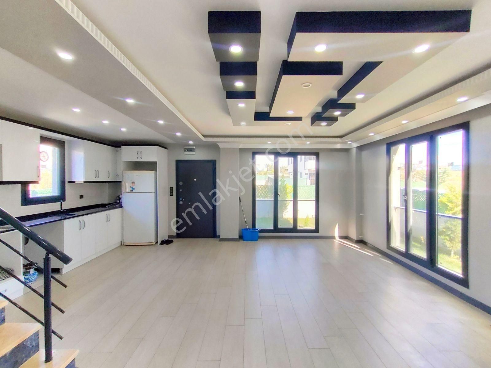 Kartallar'dan Büyük Müstakil Villa.geniş Salon Ferah Odalı 4+1. - Görsel 34