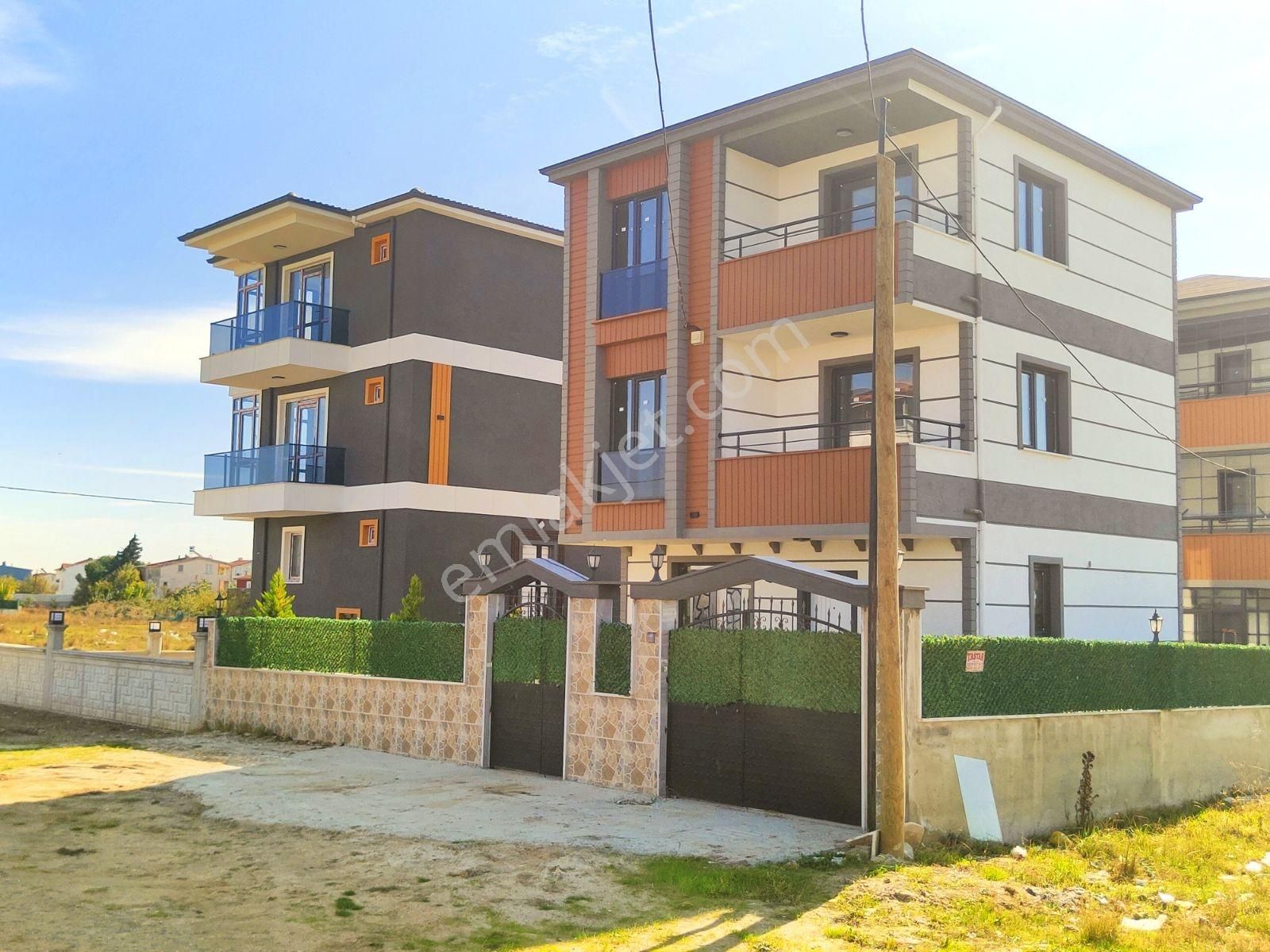 Kartallar'dan Büyük Müstakil Villa.geniş Salon Ferah Odalı 4+1. - Görsel 22