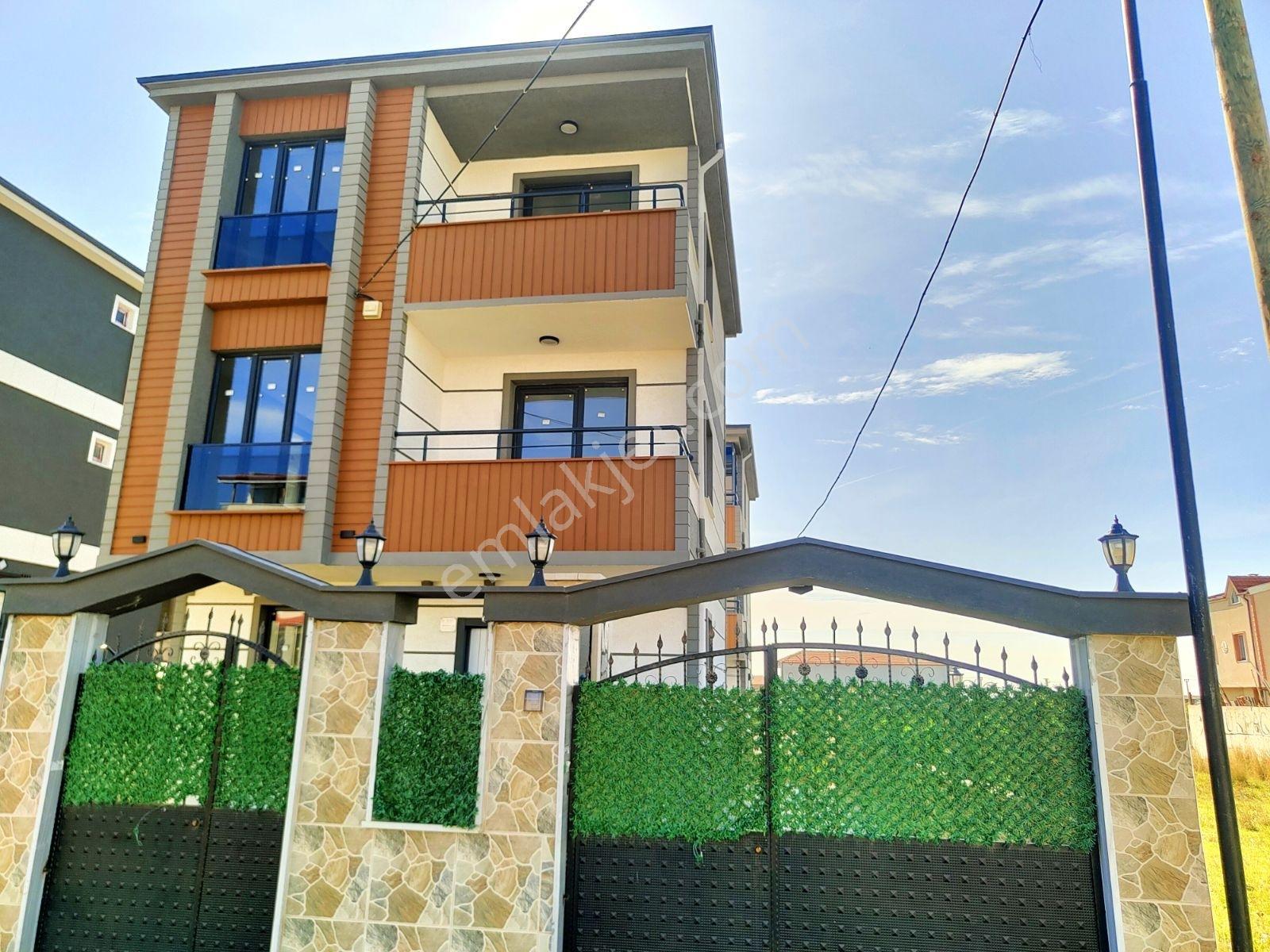 Kartallar'dan Büyük Müstakil Villa.geniş Salon Ferah Odalı 4+1. - Görsel 33