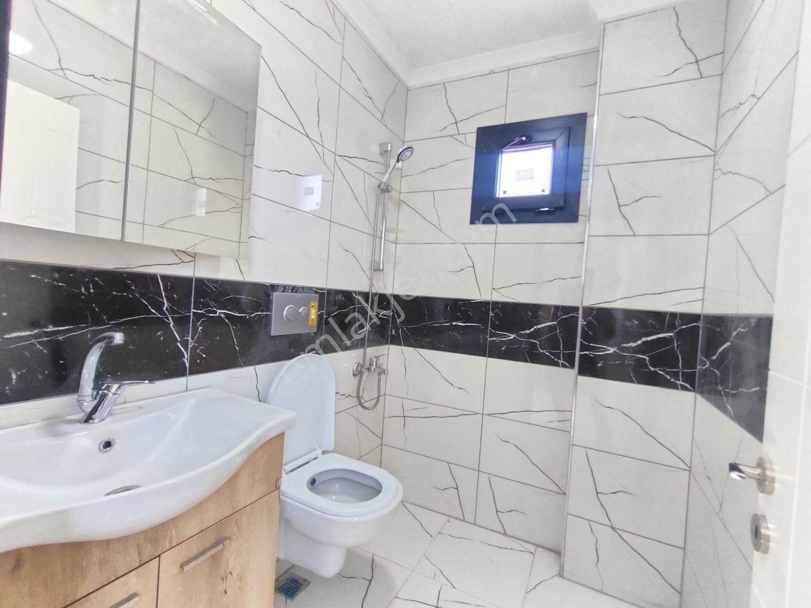 Kartallar'dan Büyük Müstakil Villa.geniş Salon Ferah Odalı 4+1. - Görsel 6