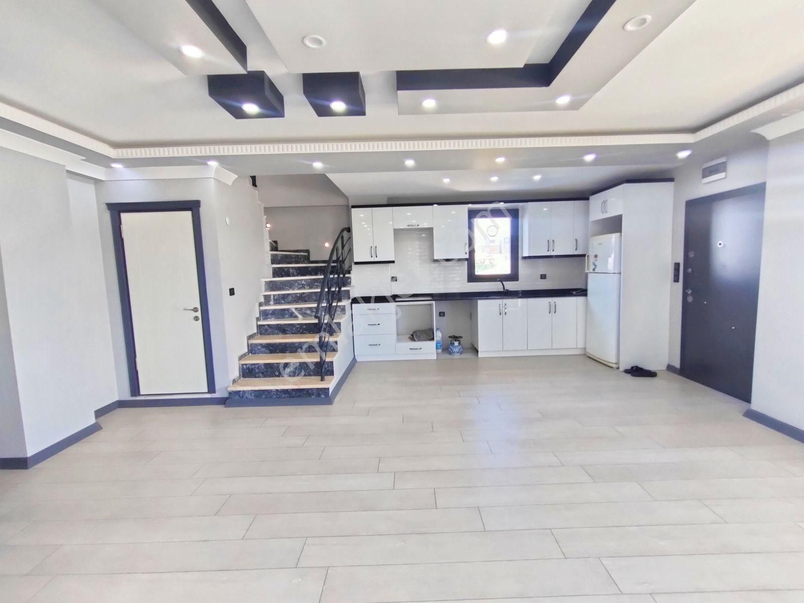 Kartallar'dan Büyük Müstakil Villa.geniş Salon Ferah Odalı 4+1. - Görsel 14