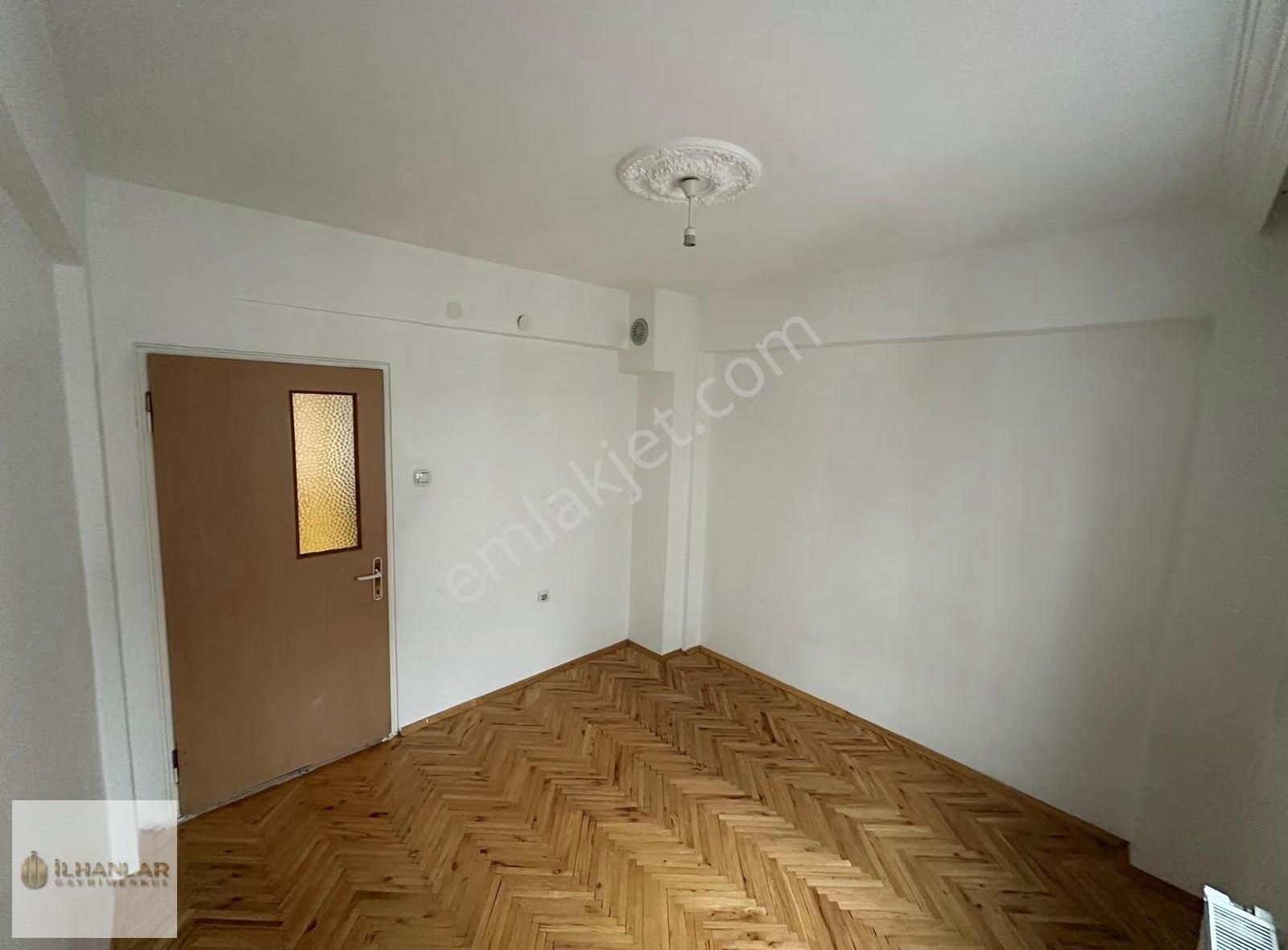 Pamuklar Mah.kızılcahamam Cad.yakın Ara Katta Kiralık 3+1 Daire - Görsel 17