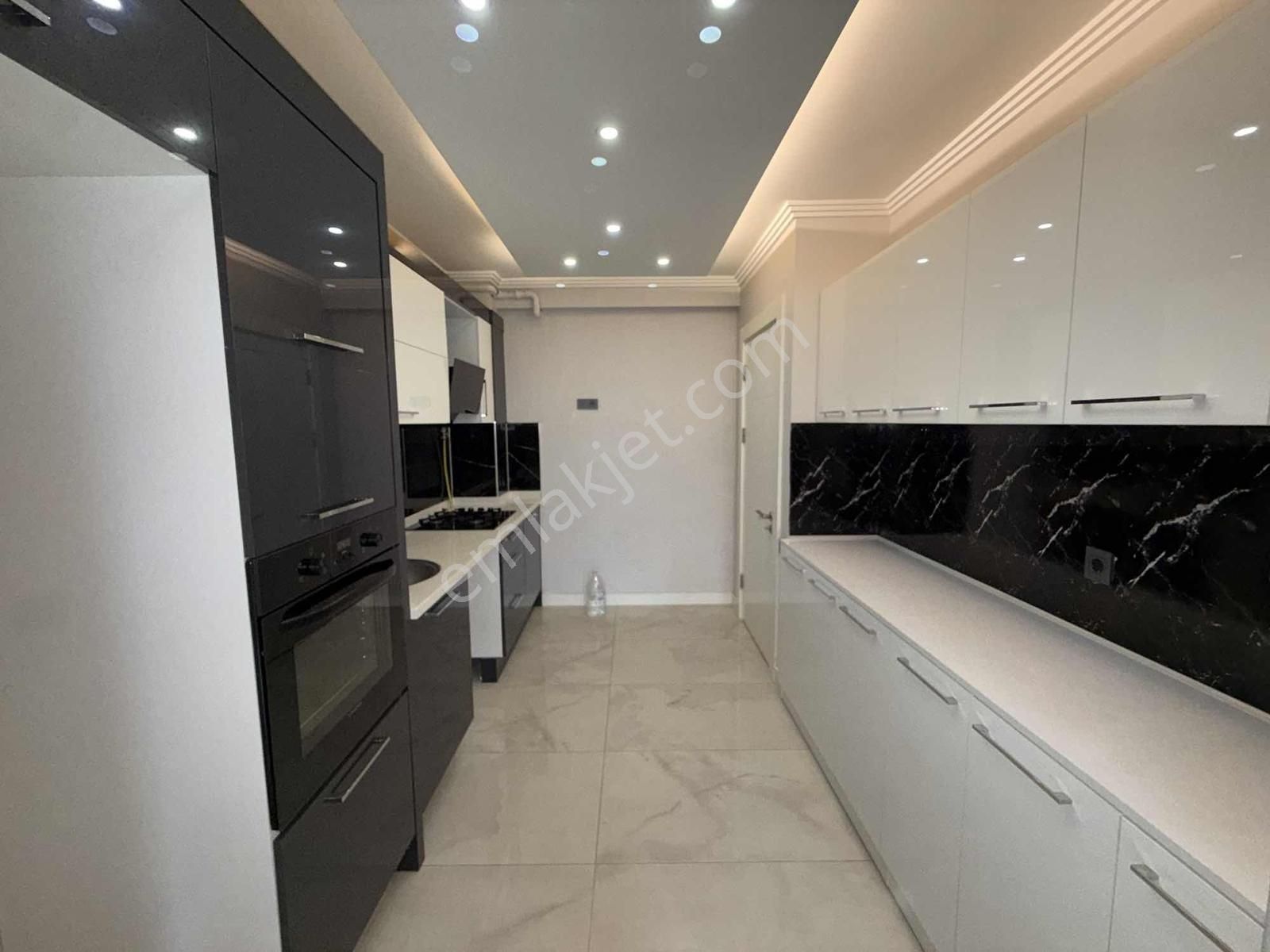 Türker Emlak 3+1 140 M2 Önü Açık Asansör Ebeveyn Otopark - Görsel 18