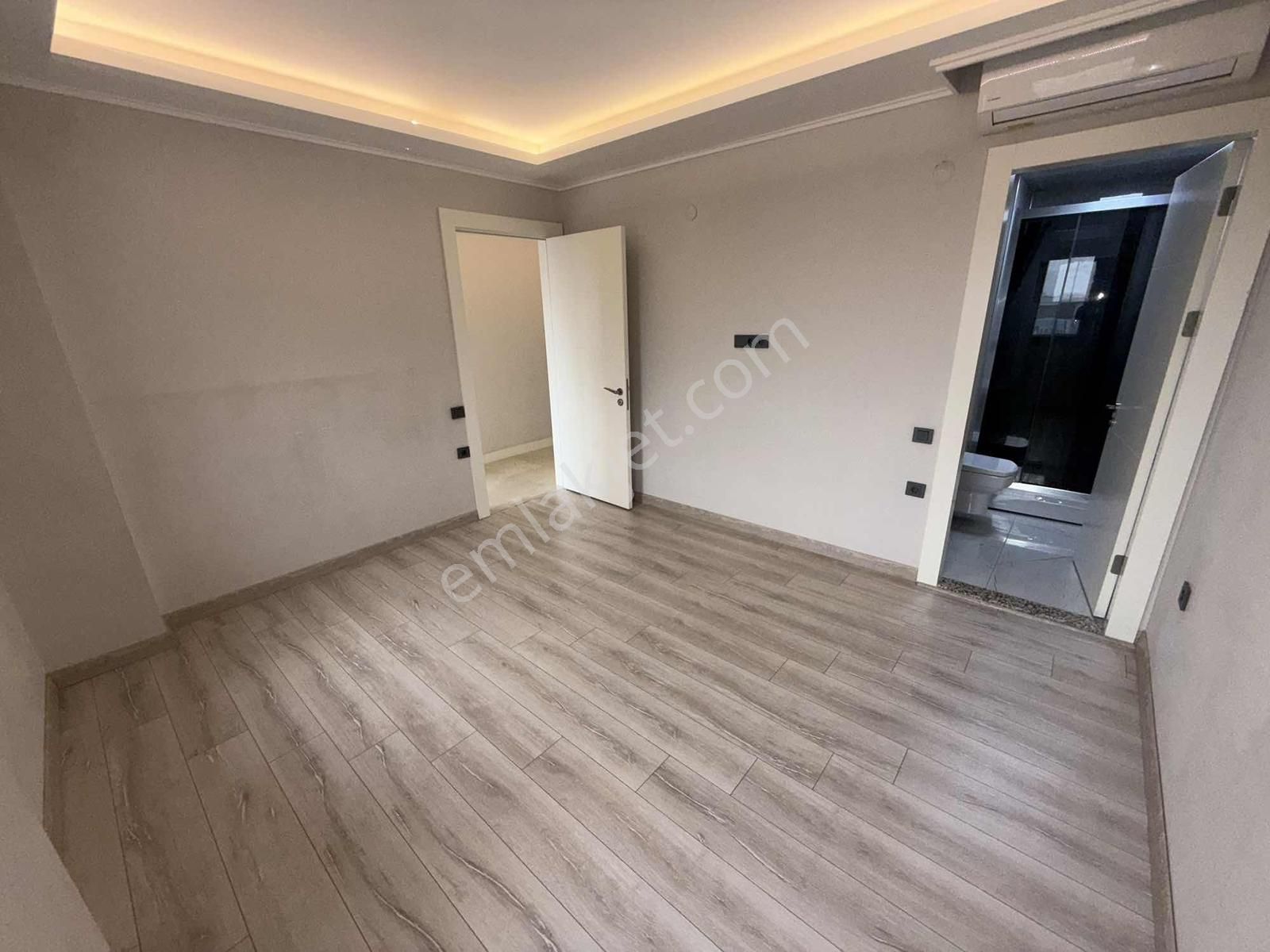 Türker Emlak 3+1 140 M2 Önü Açık Asansör Ebeveyn Otopark - Görsel 3