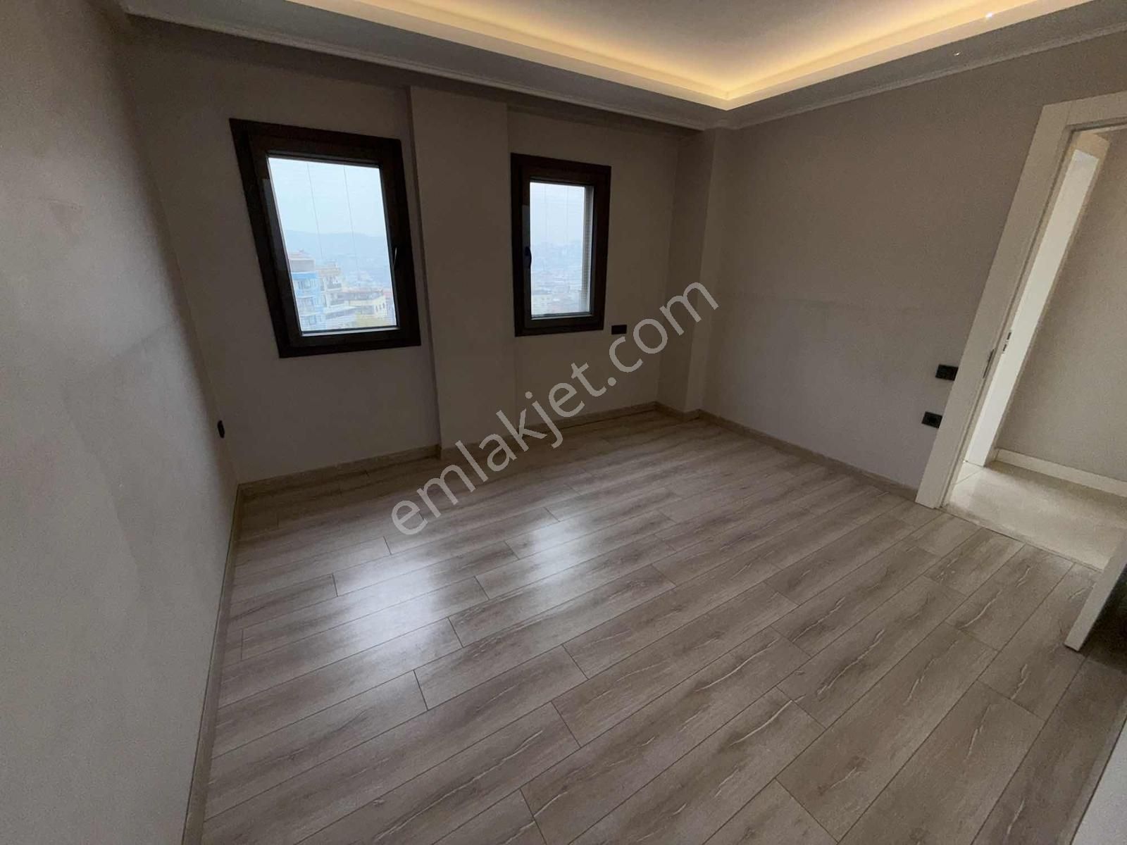 Türker Emlak 3+1 140 M2 Önü Açık Asansör Ebeveyn Otopark - Görsel 13