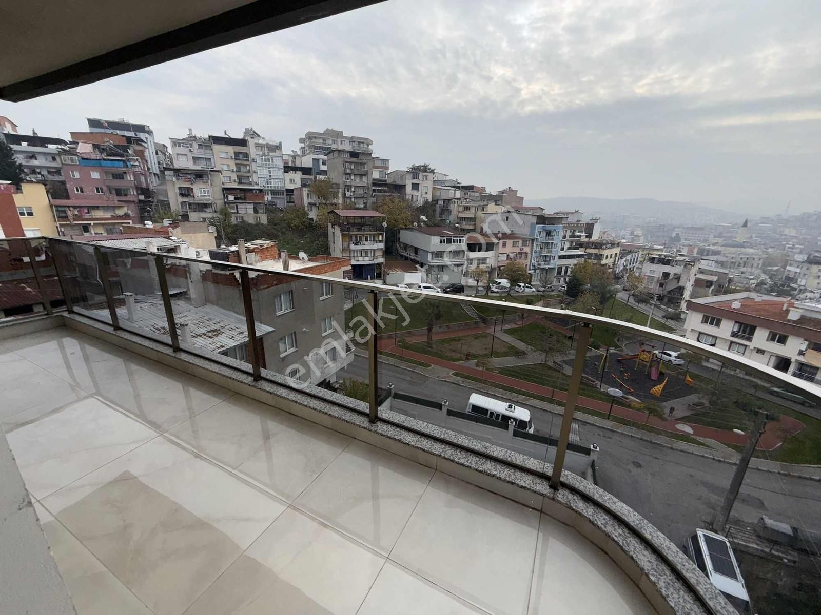 Türker Emlak 3+1 140 M2 Önü Açık Asansör Ebeveyn Otopark - Görsel 7