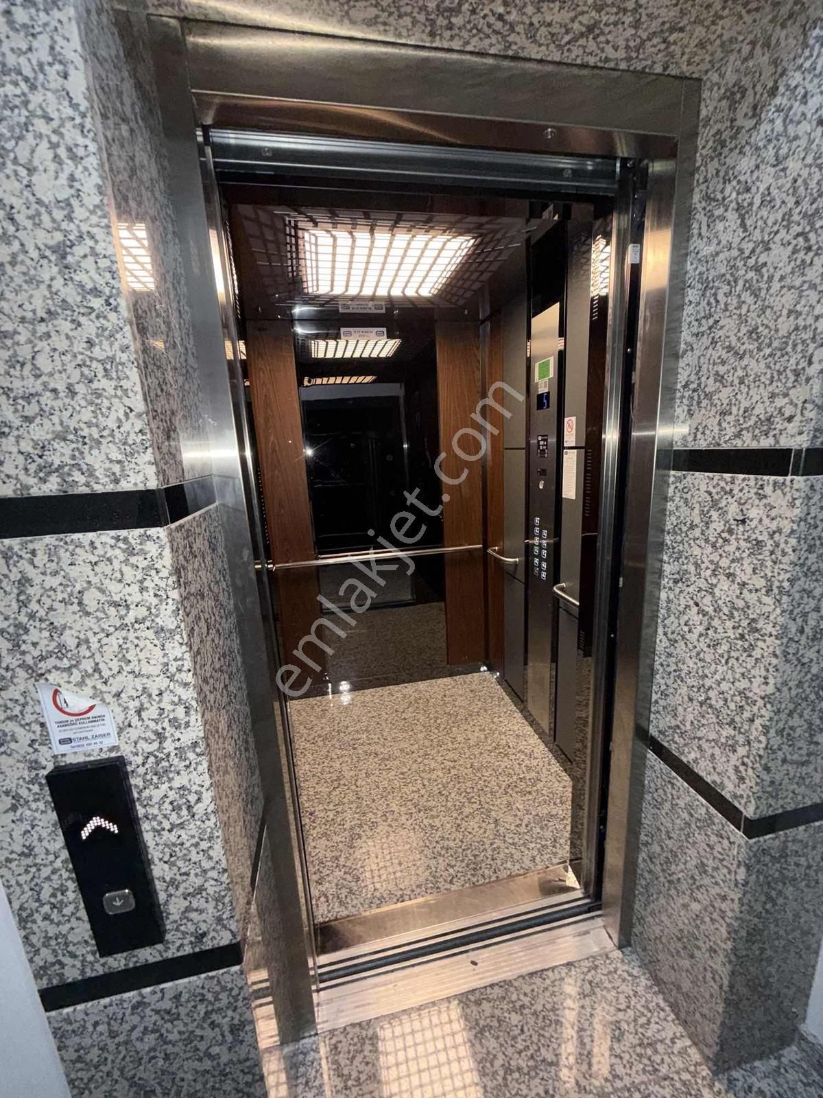 Türker Emlak 3+1 140 M2 Önü Açık Asansör Ebeveyn Otopark - Görsel 10