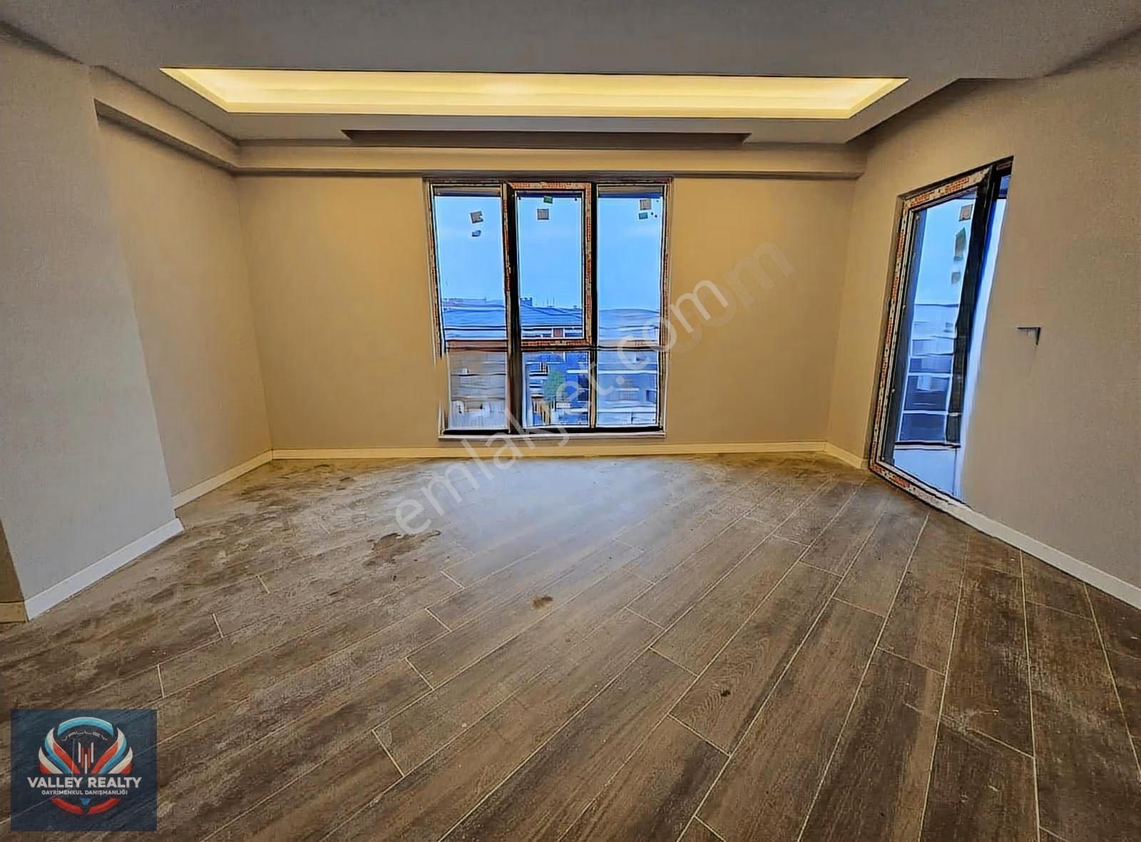 Valleyden Rumeli Mah. Güvenlikli Site İçinde 2+1 Satılık Daire!