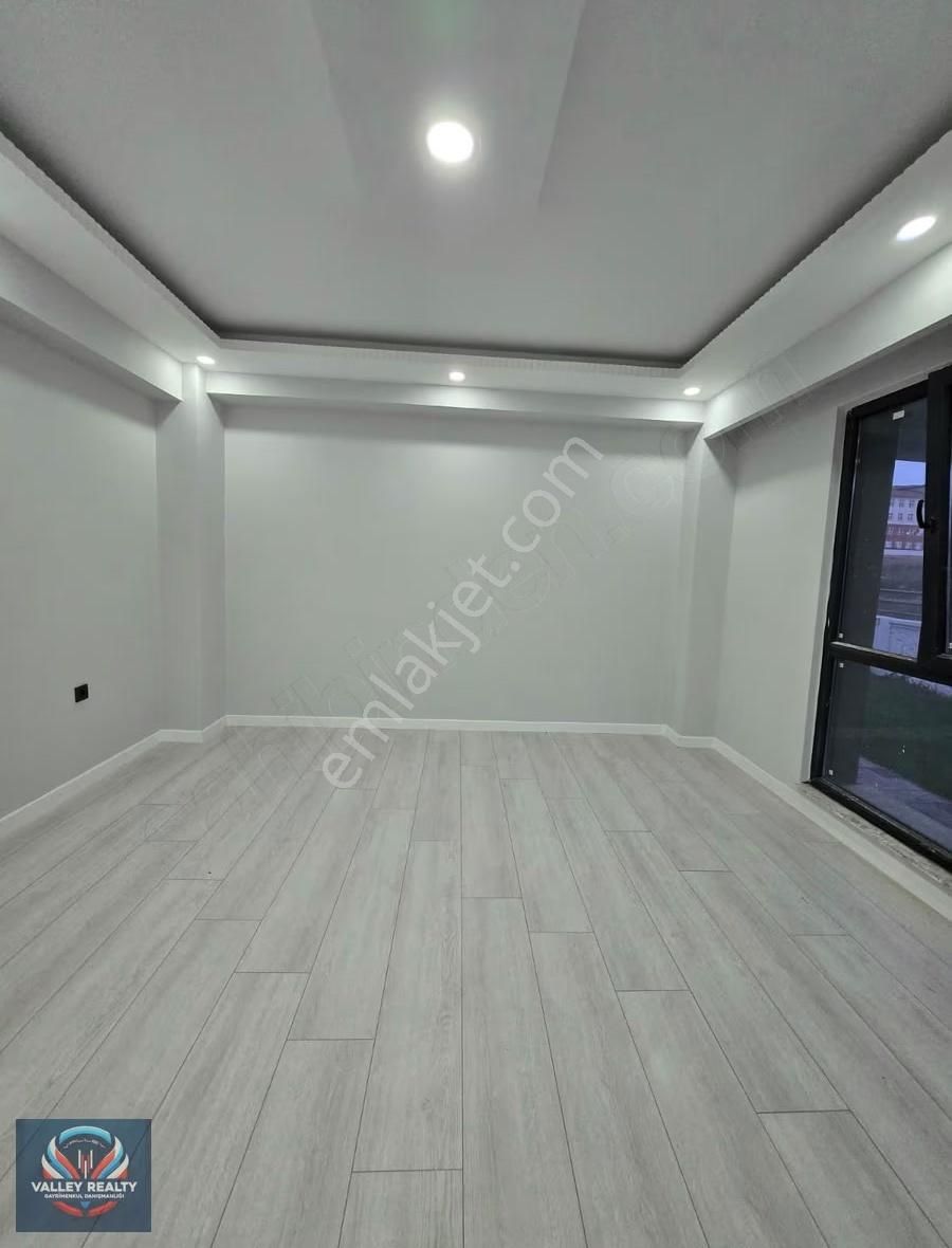 Valleyden Rumeli Mah. Kapalı Balkonlu 2+1 Satılık Daire!! - Görsel 12