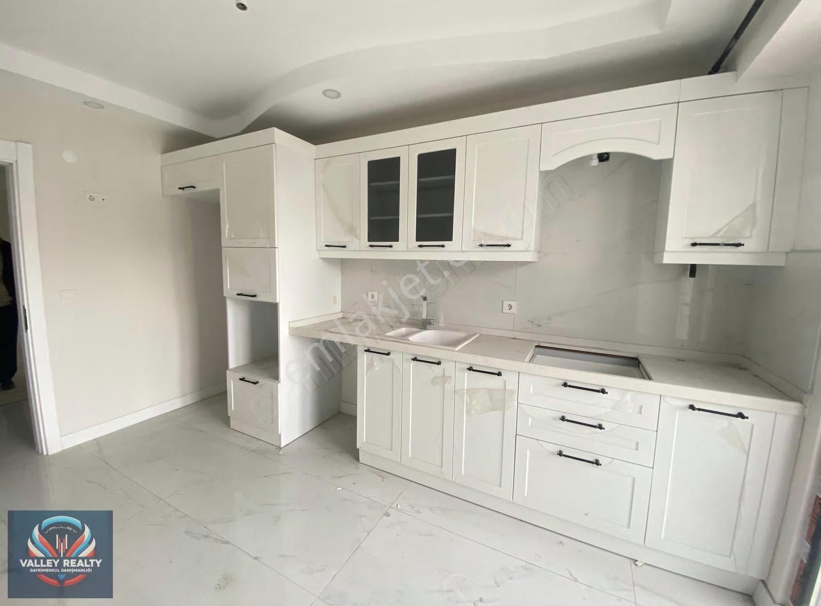 Valleyden Şeyhsinanda Sıfır, Havuzlu 3+1 Satılık Daire!!